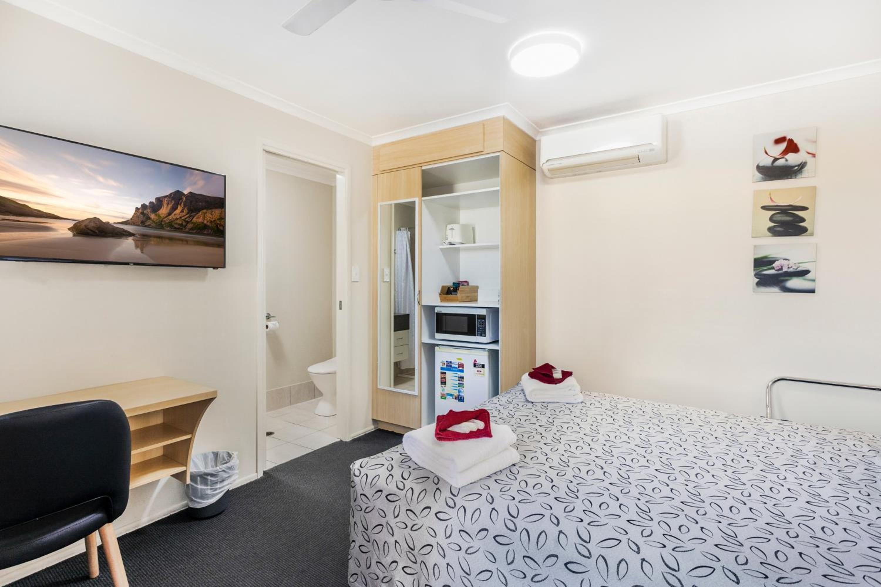 Standard Double Room photo 3