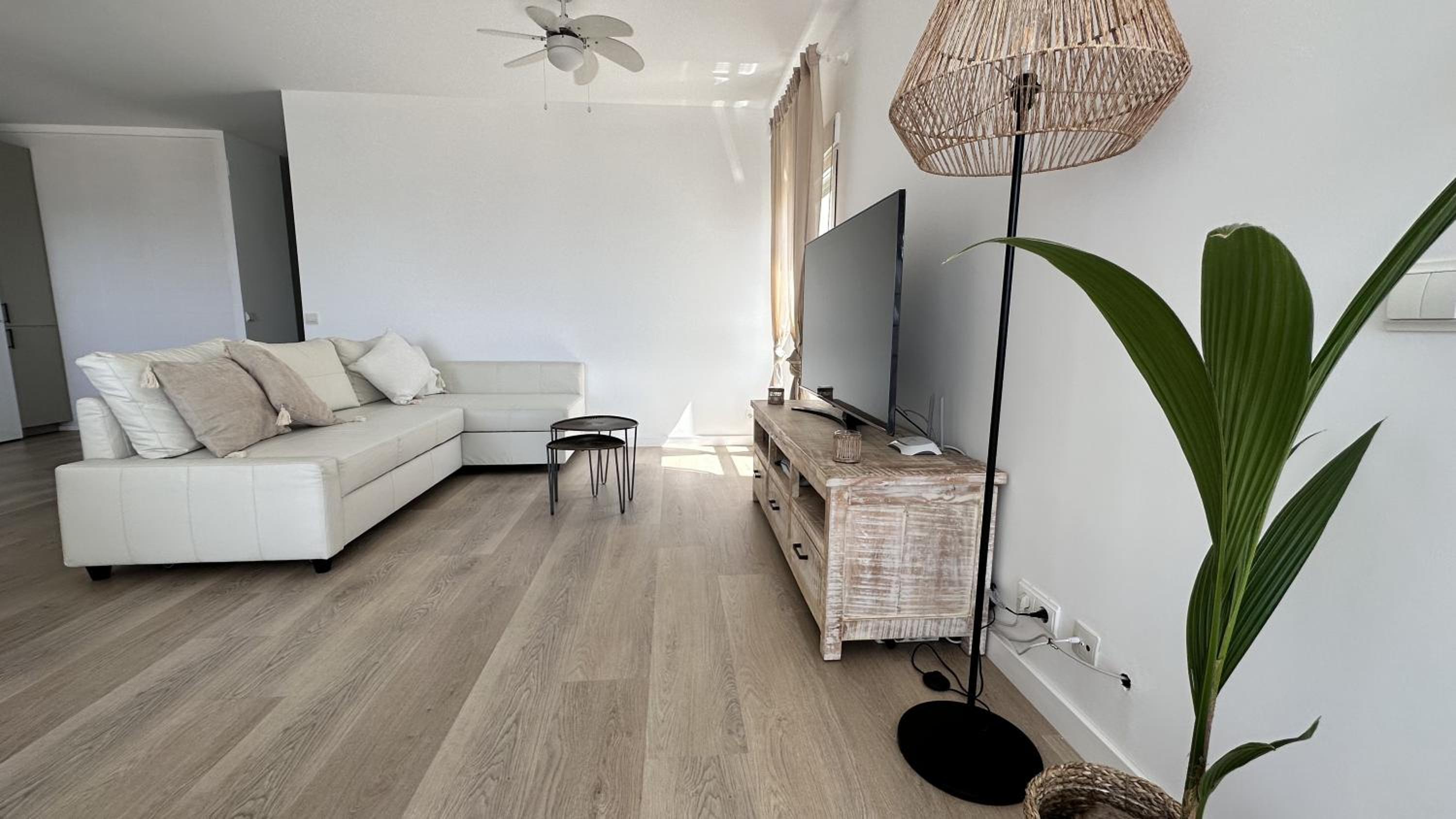 Two-Bedroom Deluxe Apartment with Ocean View photo 2