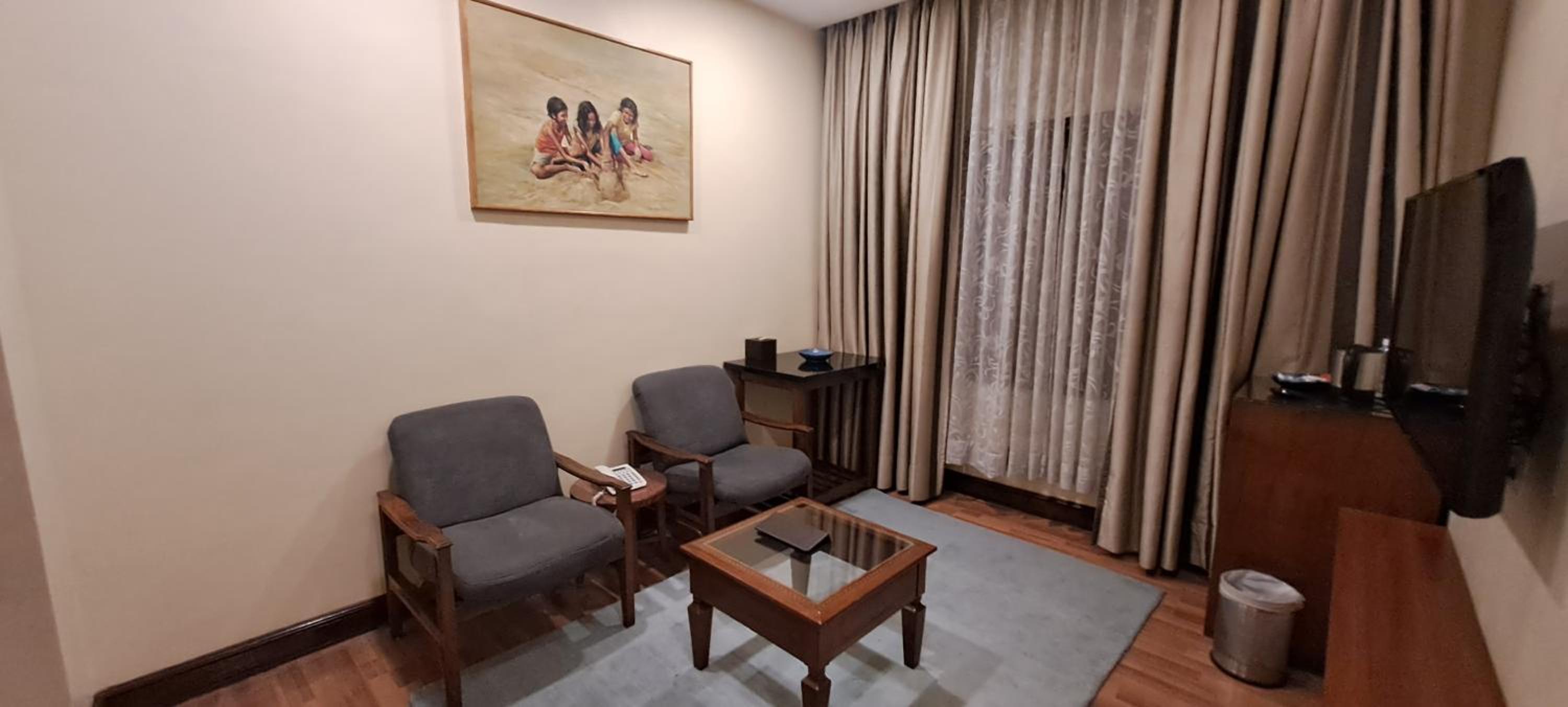 Executive Suite - Photo 5