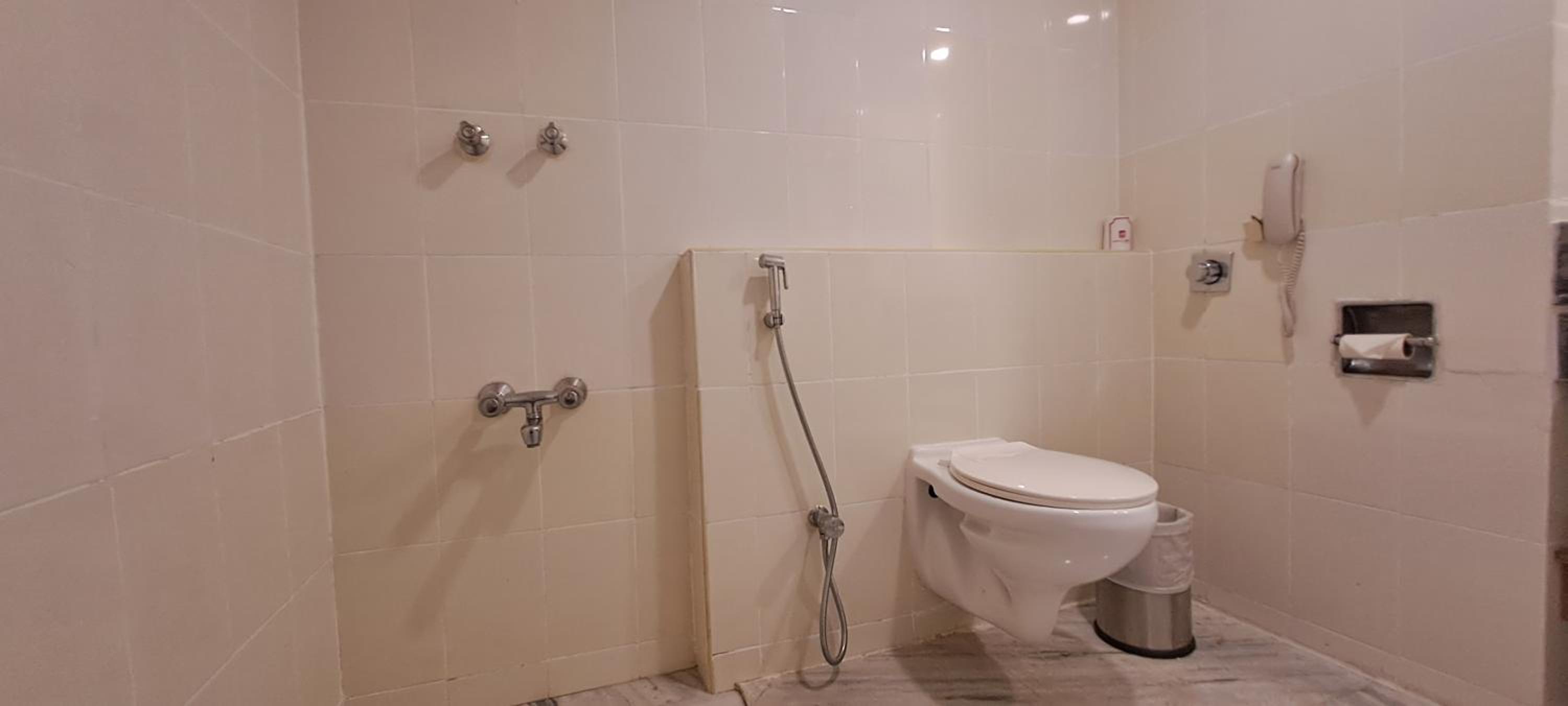 Executive Suite - Photo 6