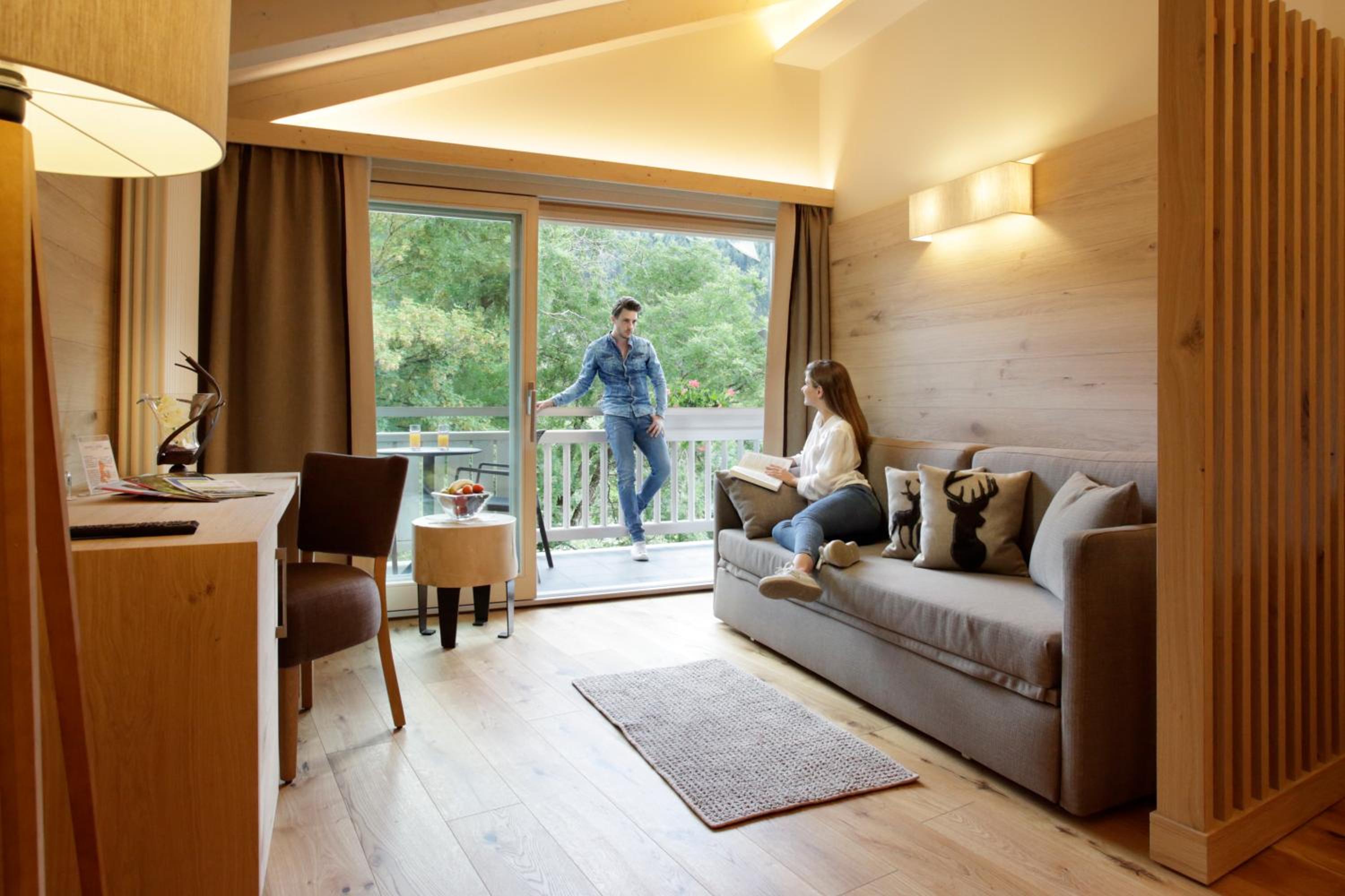 Deluxe Junior Suite - Photo 3