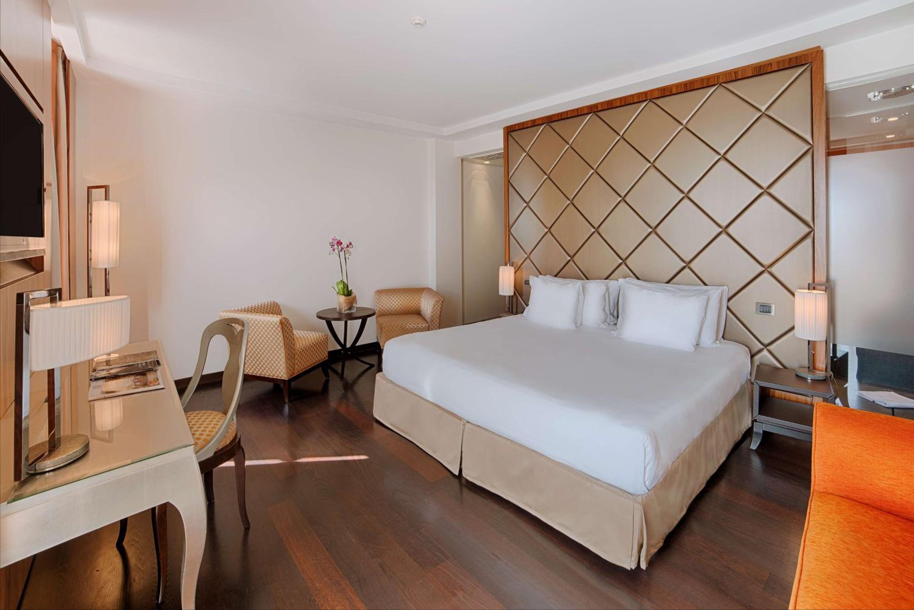 Premium Room - Photo 4