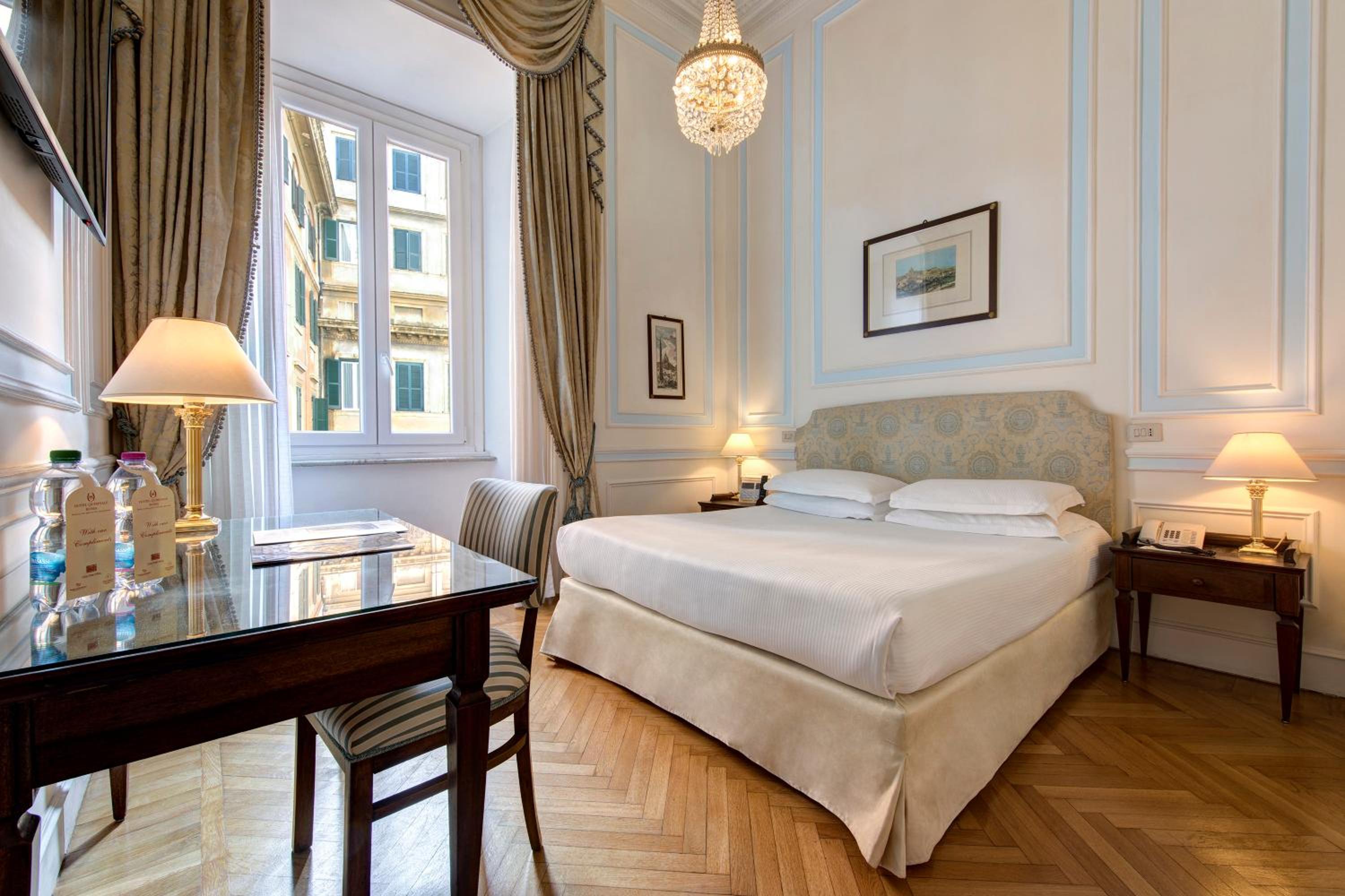 Small Double or Twin Room - Photo 3