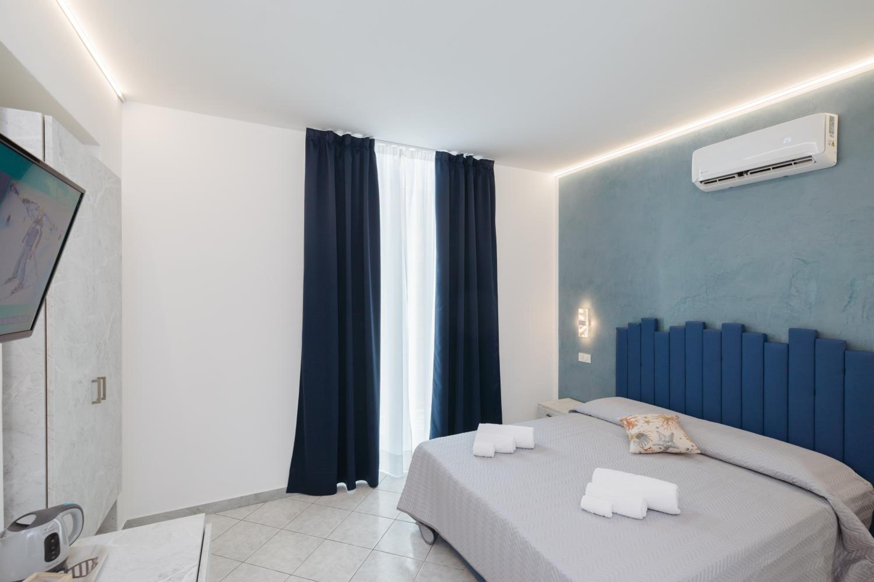 Double Room - Photo 36