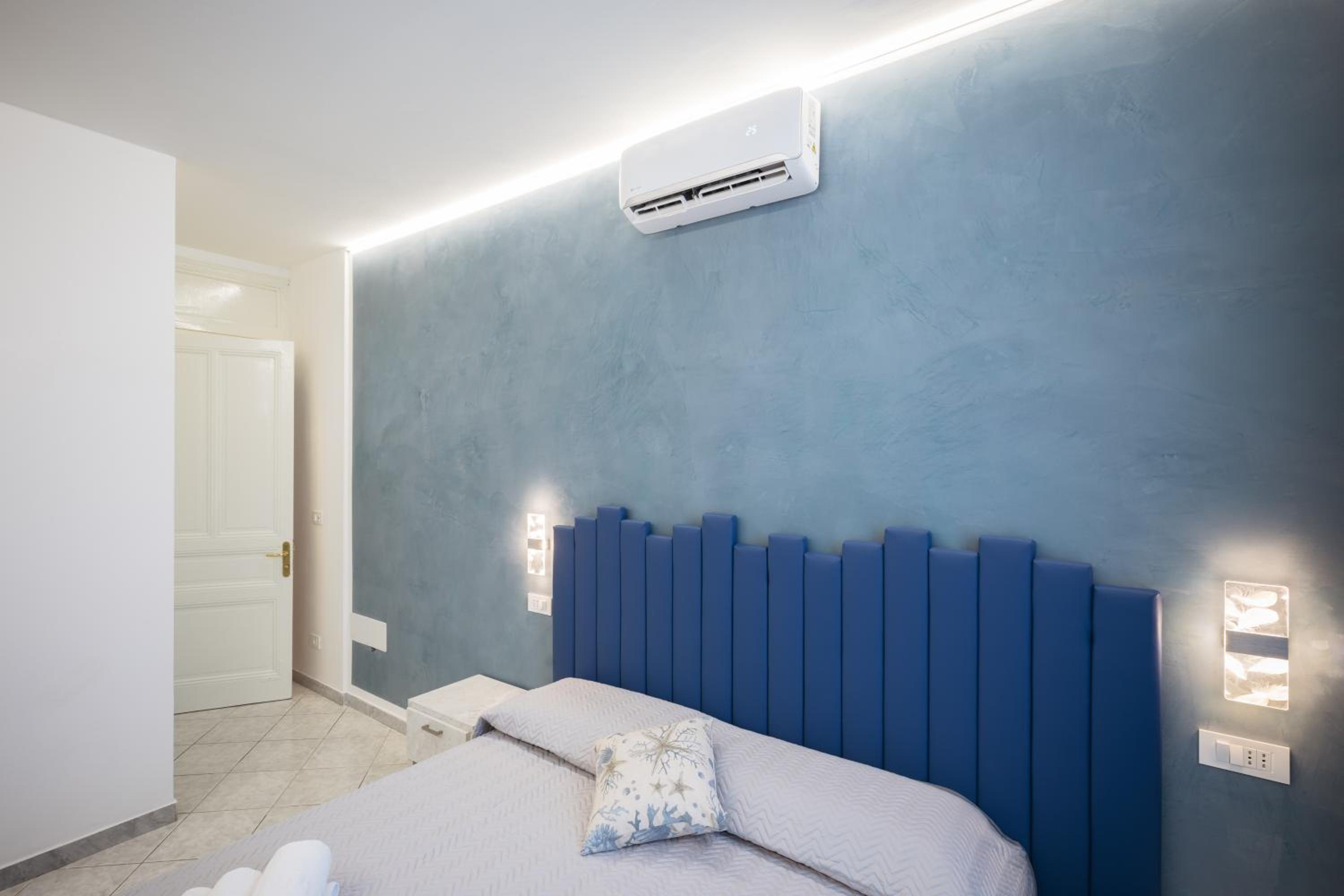 Double Room - Photo 28