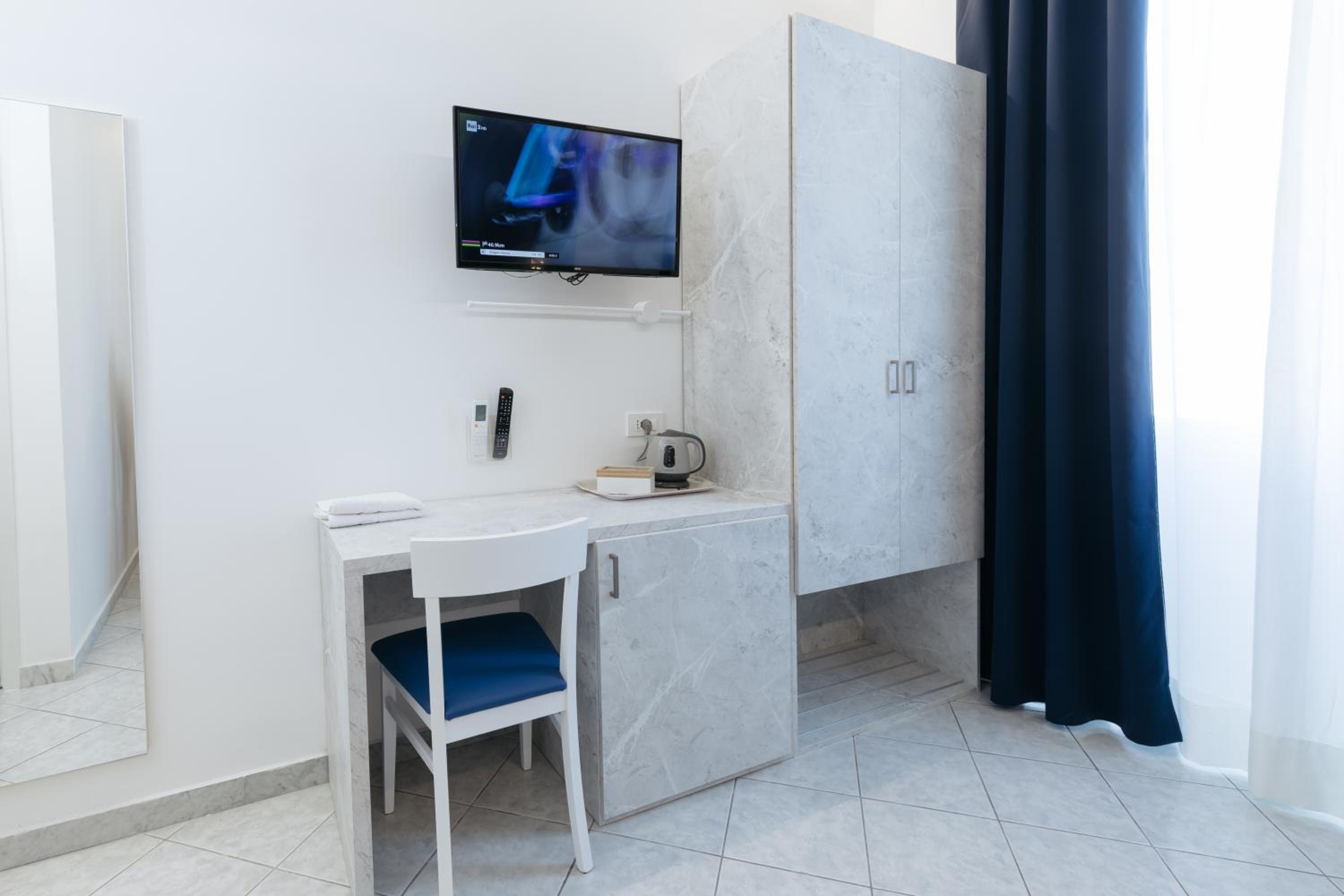 Double Room - Photo 23