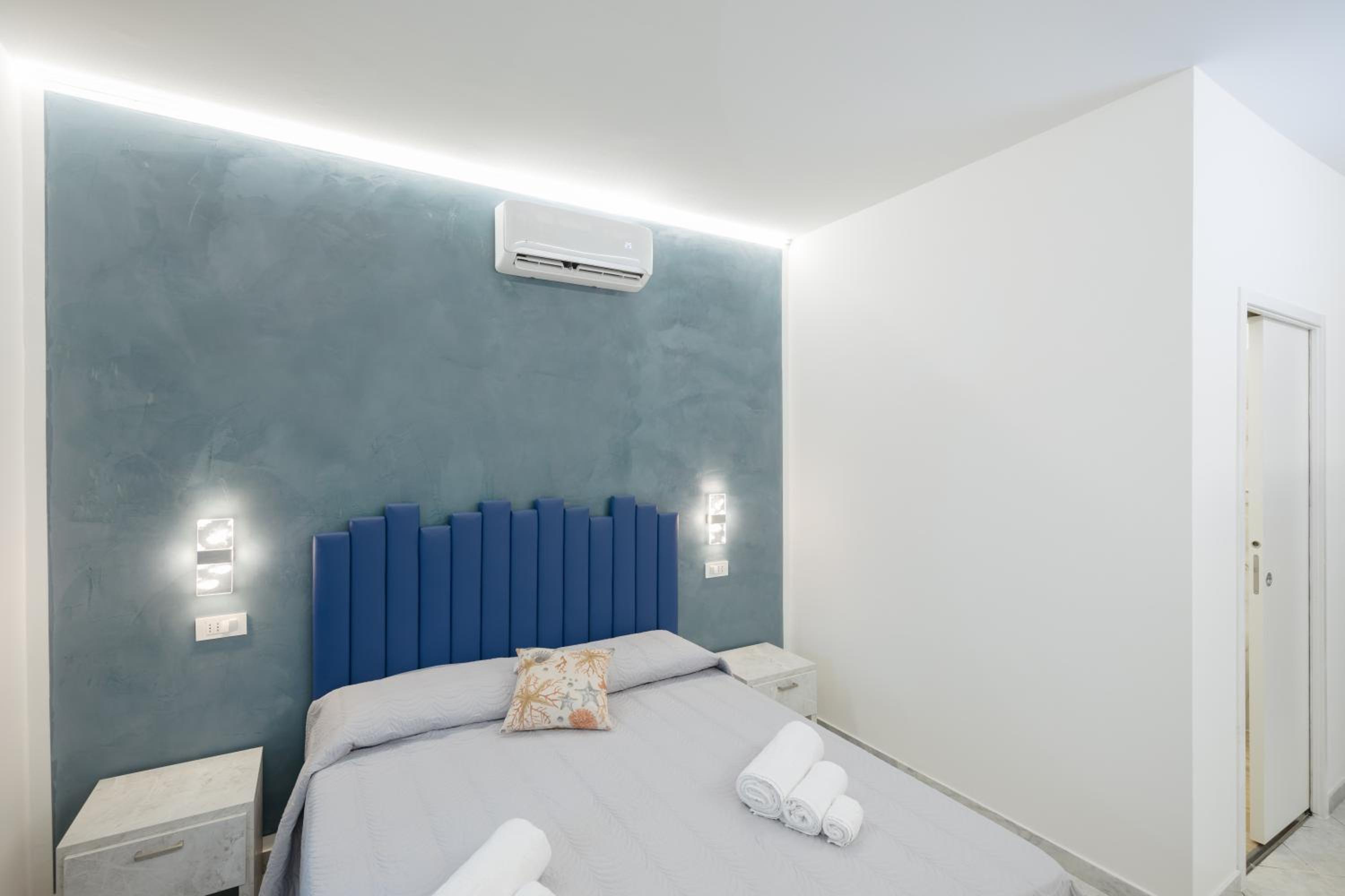 Double Room - Photo 17