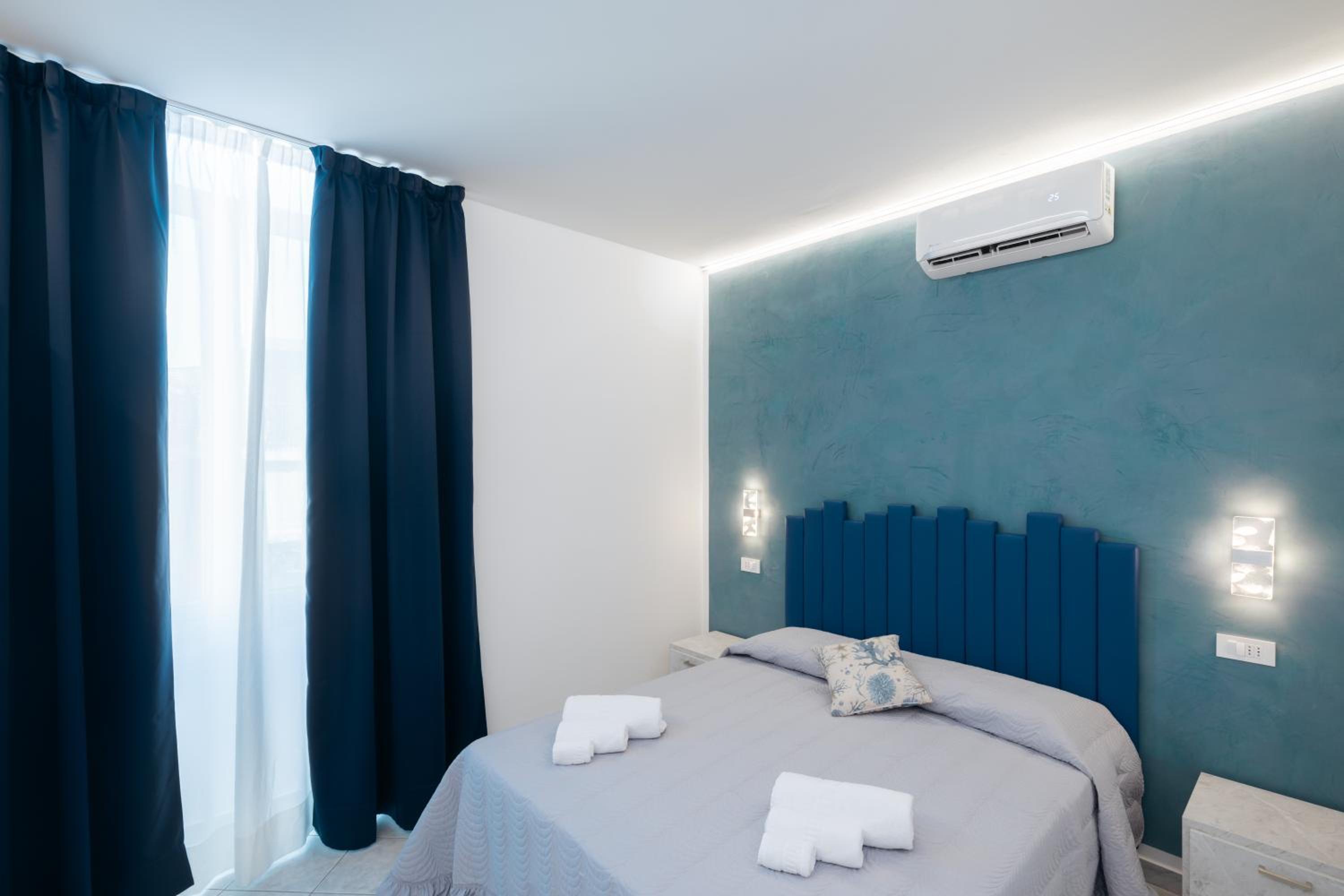 Double Room - Photo 11