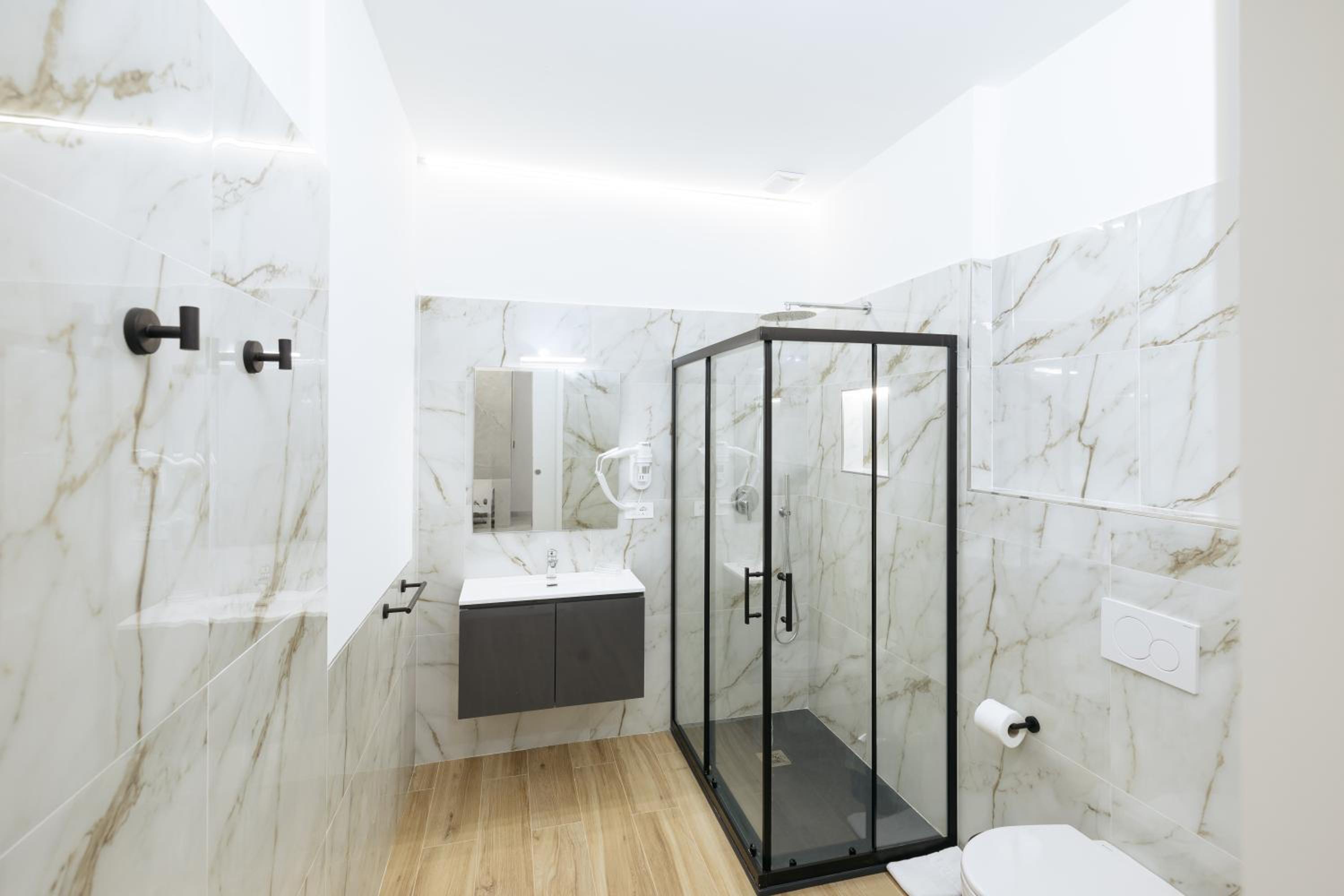 Double Room - Photo 4
