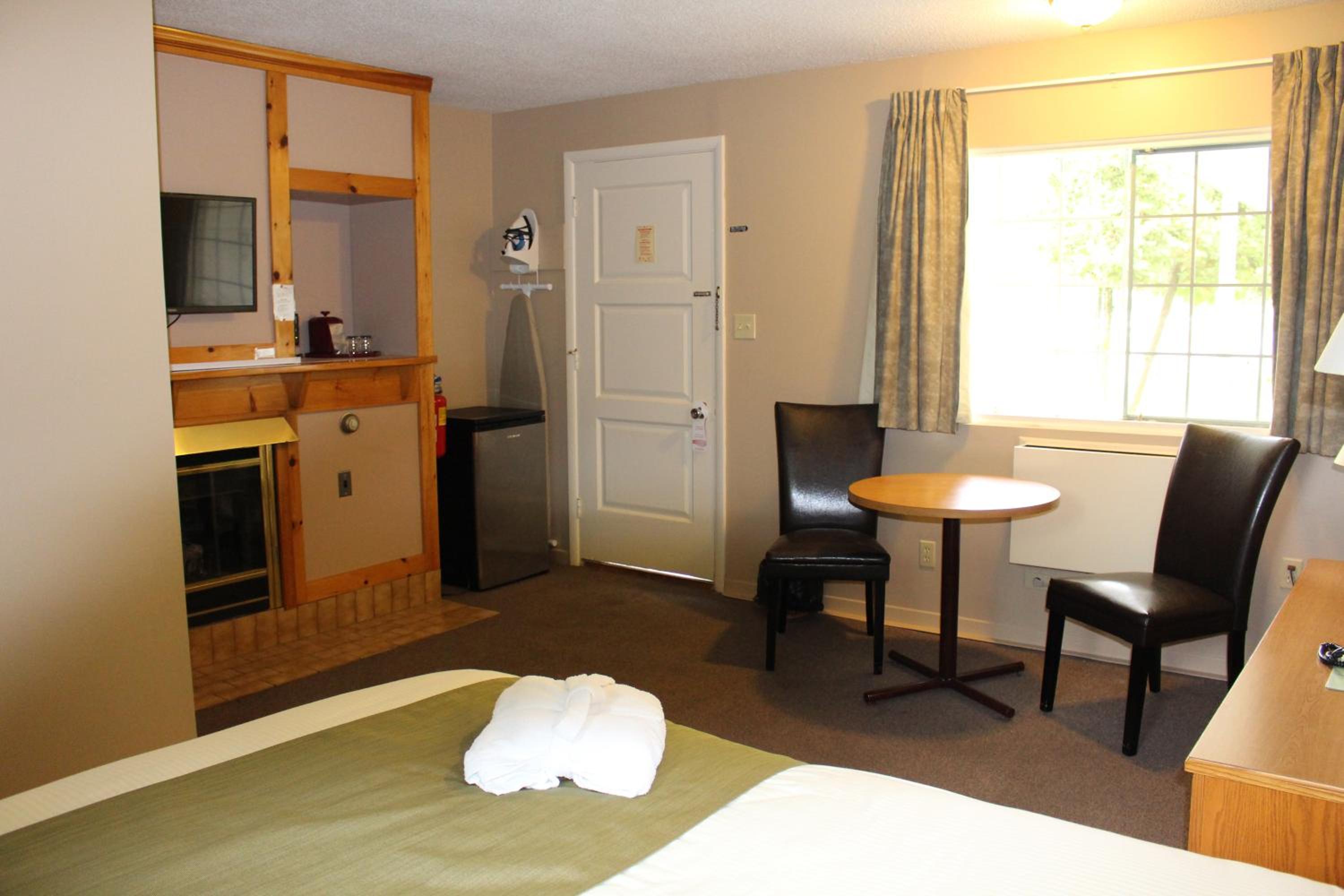 Deluxe King Room photo 3