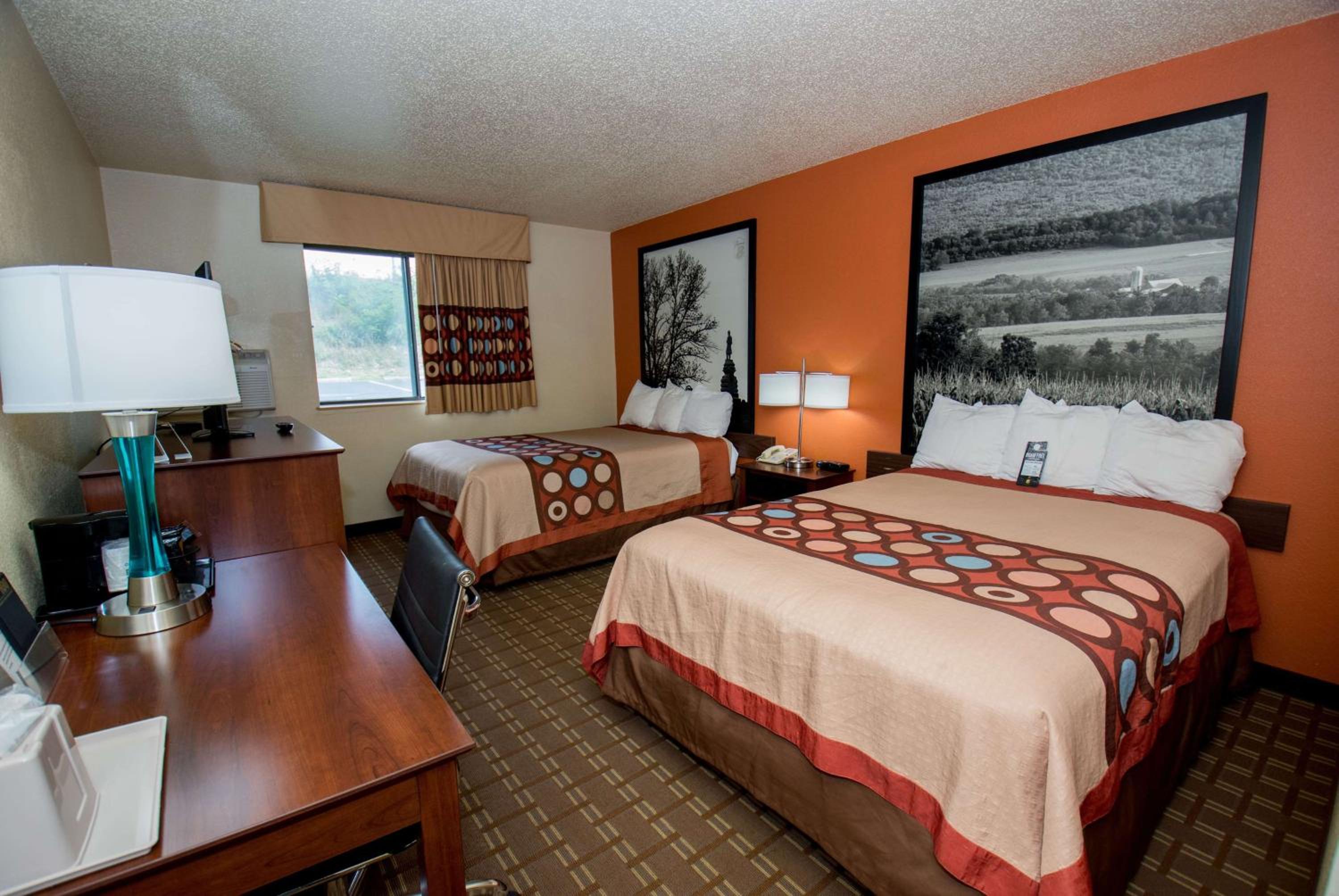 Deluxe Double Room with Two Double Beds - Non-Smoking - Photo 6