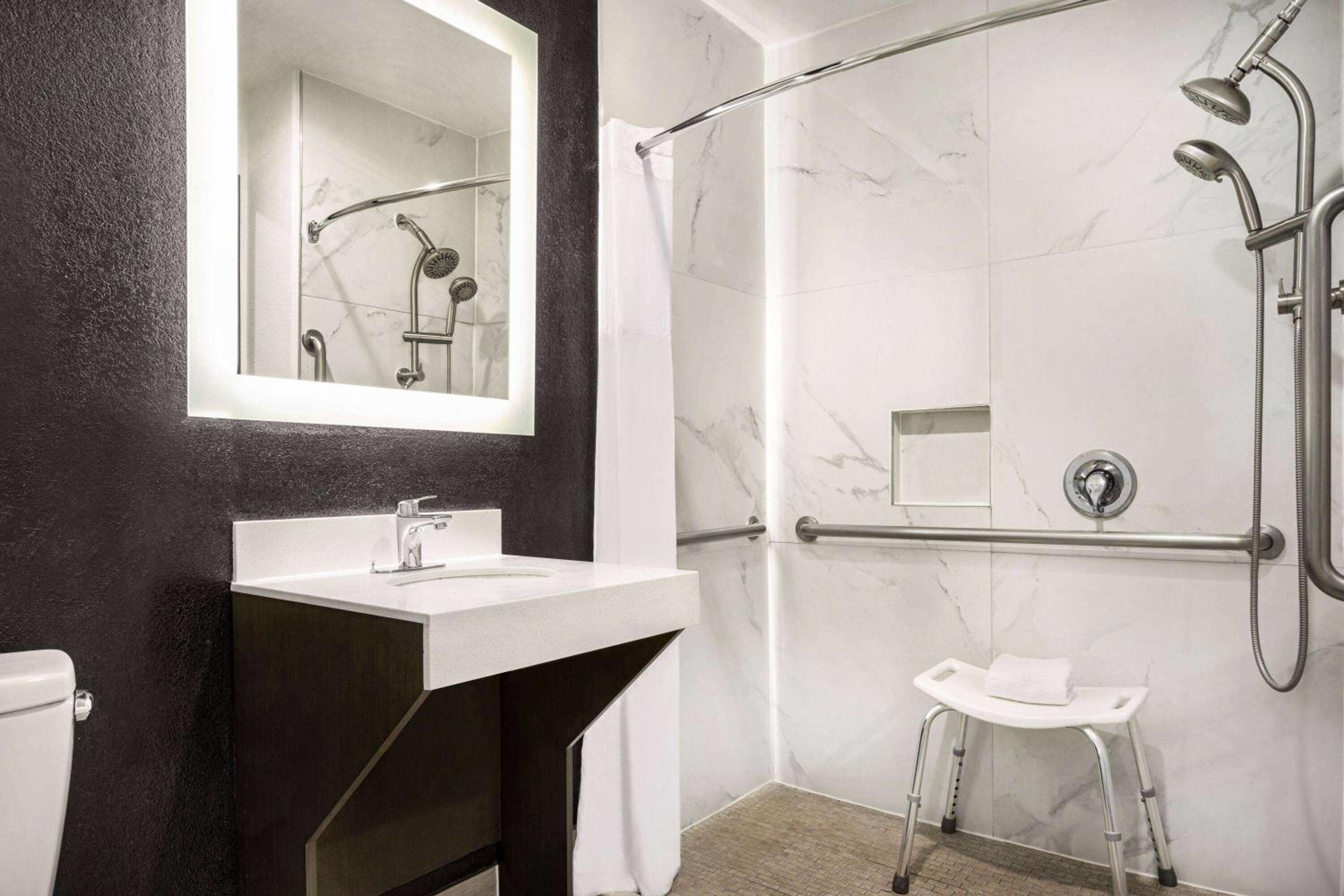 King Room - Mobility Access/Non-Smoking - Photo 2