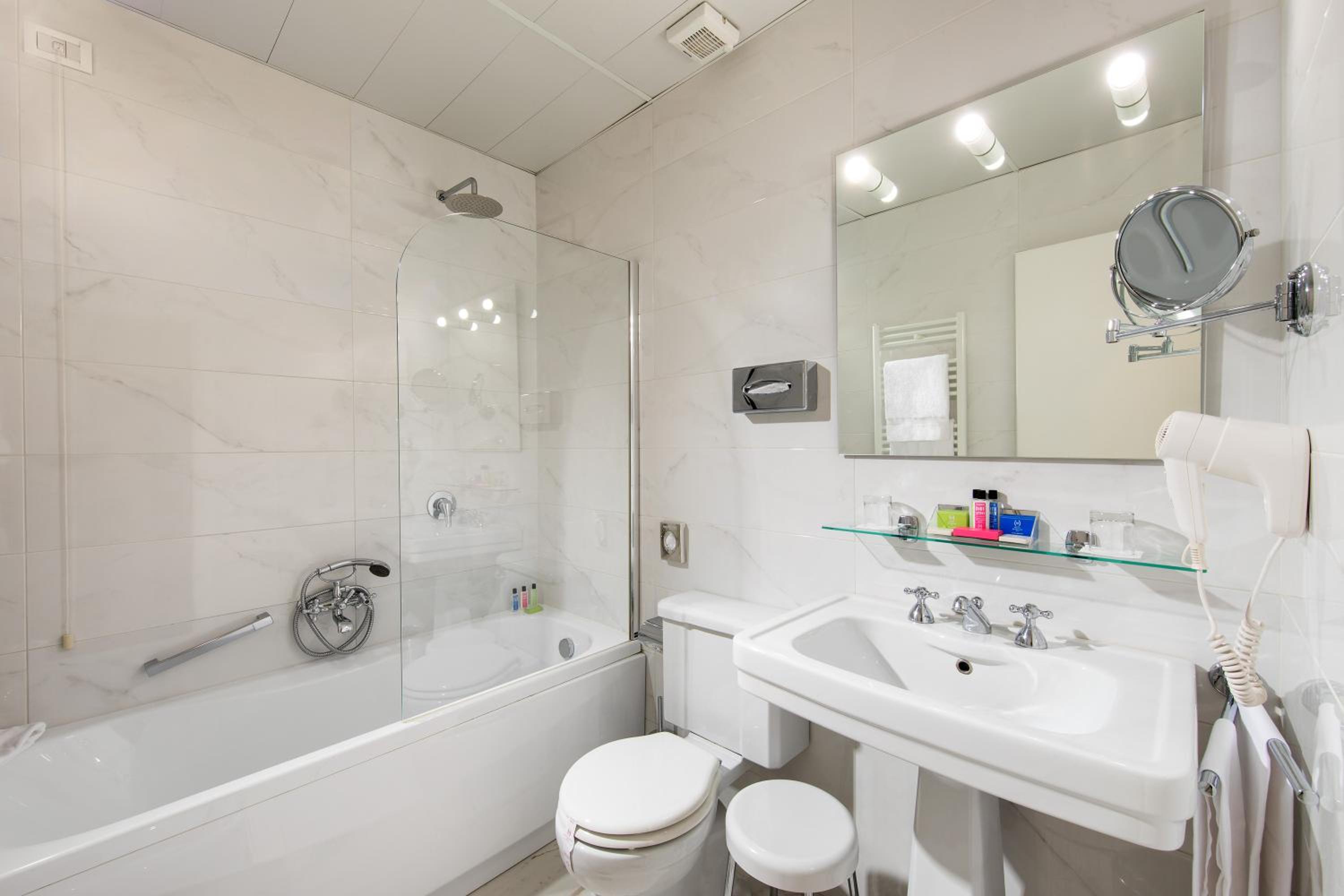 Small Double or Twin Room - Photo 2