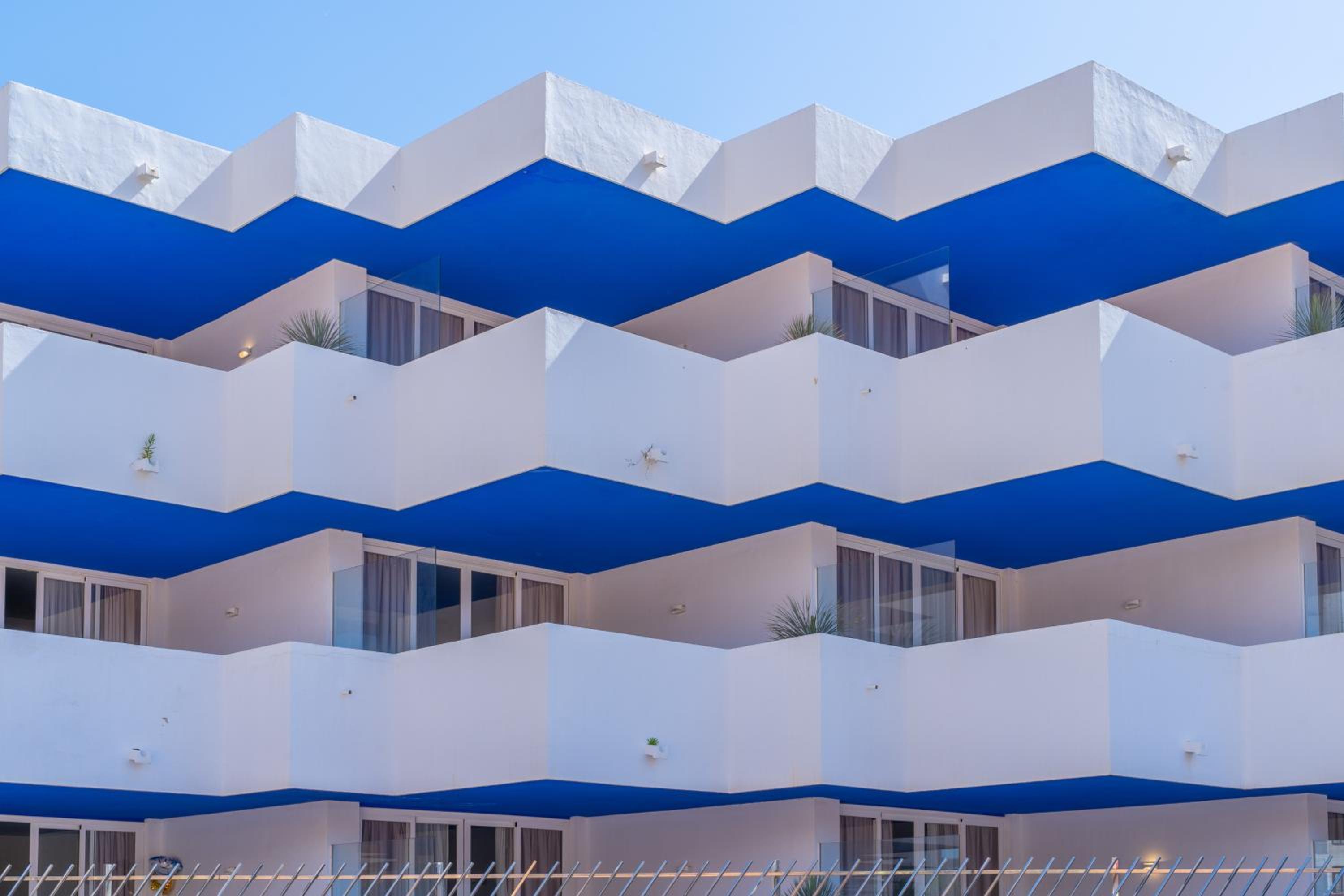 Superior One-Bedroom Apartment with Side Sea View photo 2