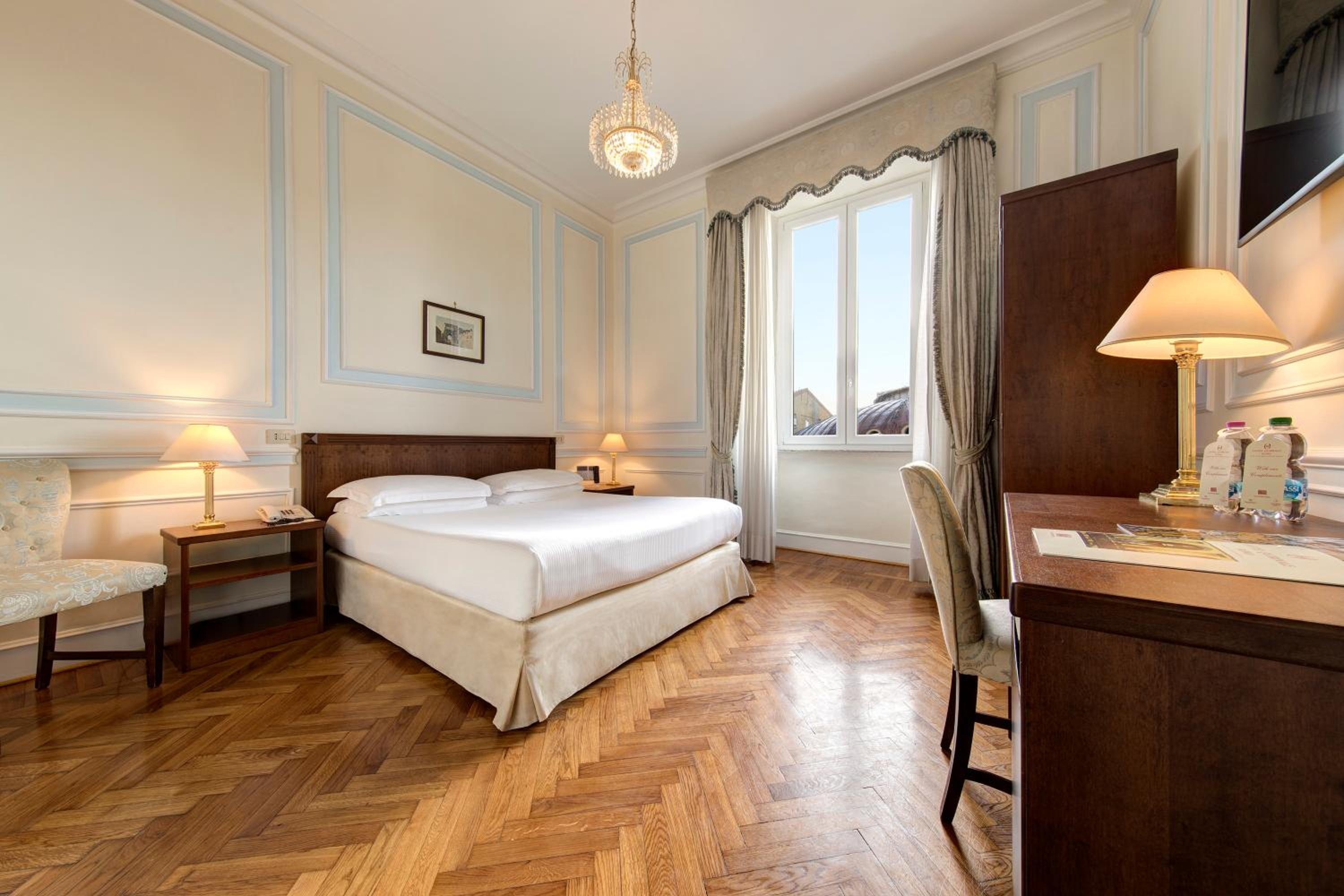 Standard Double or Twin Room - Photo 7