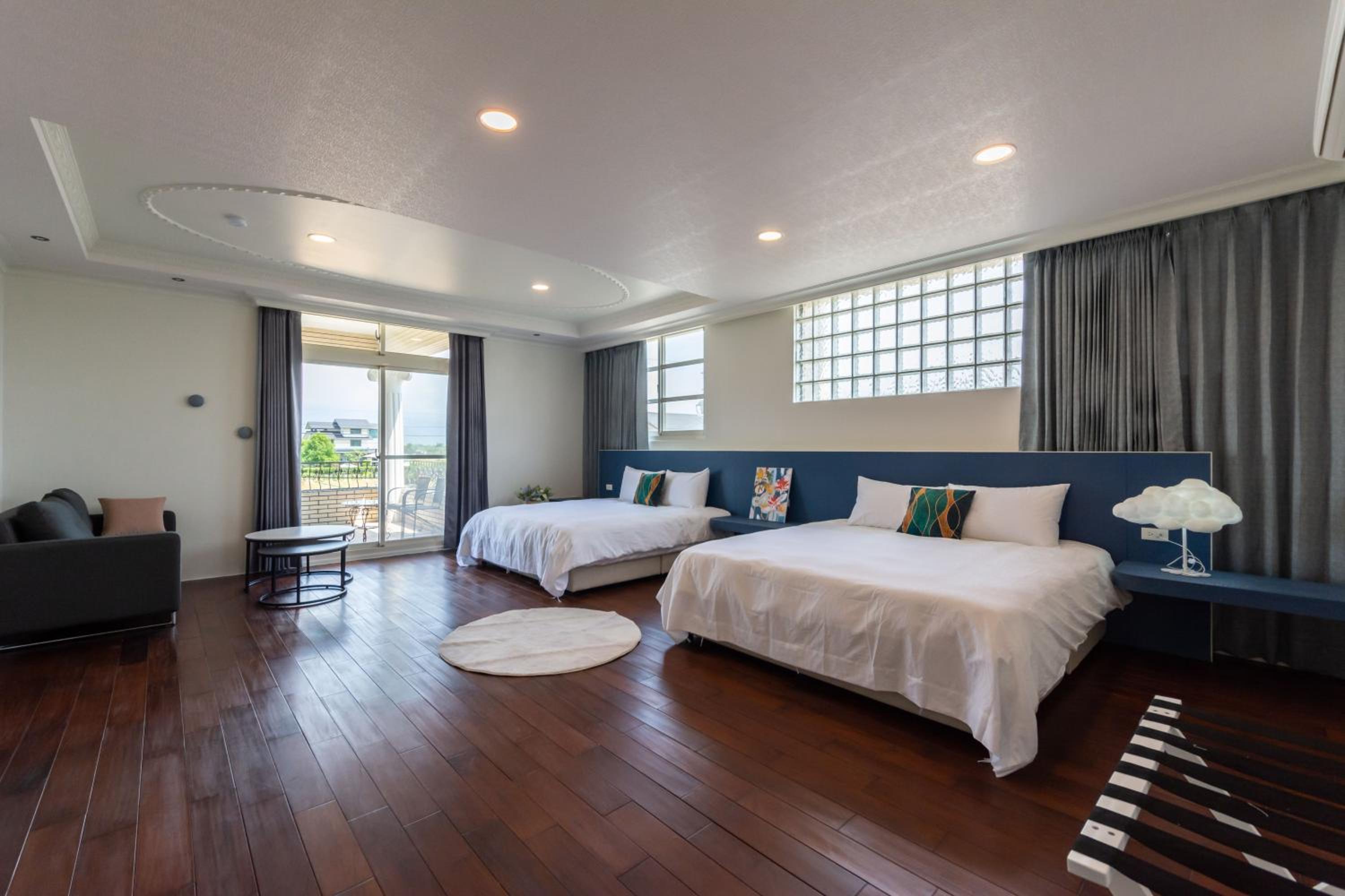 Quadruple Room with Balcony photo 2