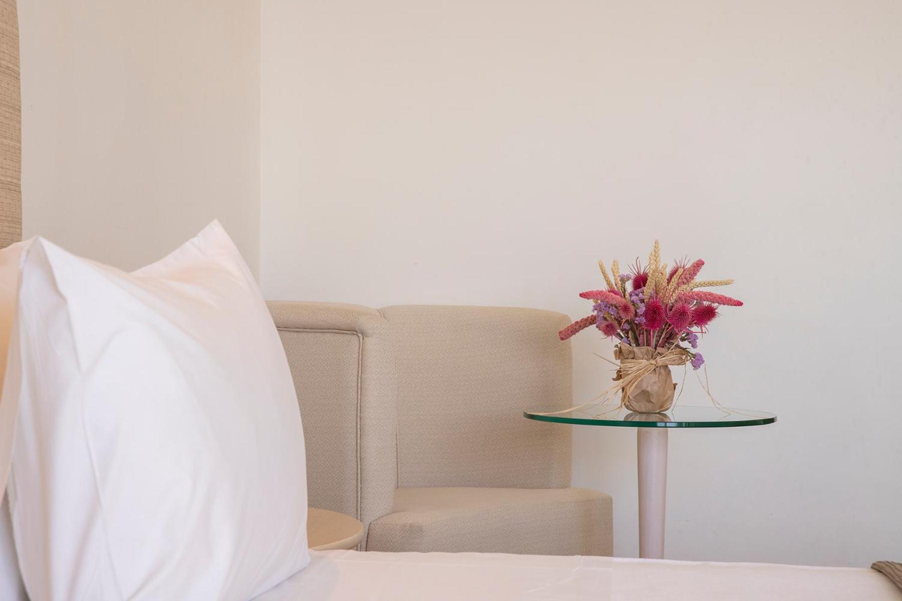Double Room with Side Sea View photo 2