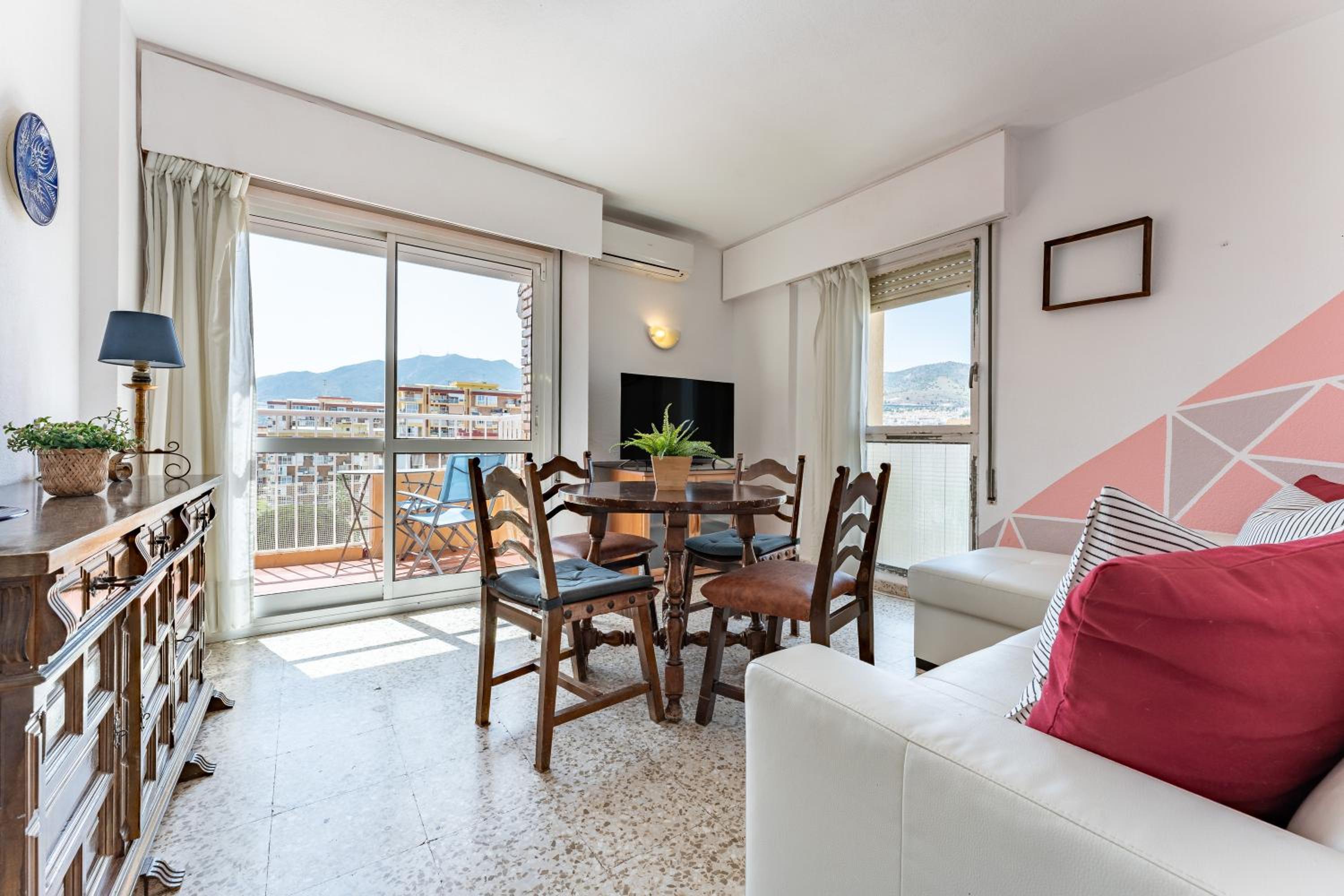 Apartamento de un dormitorio superior con balcón