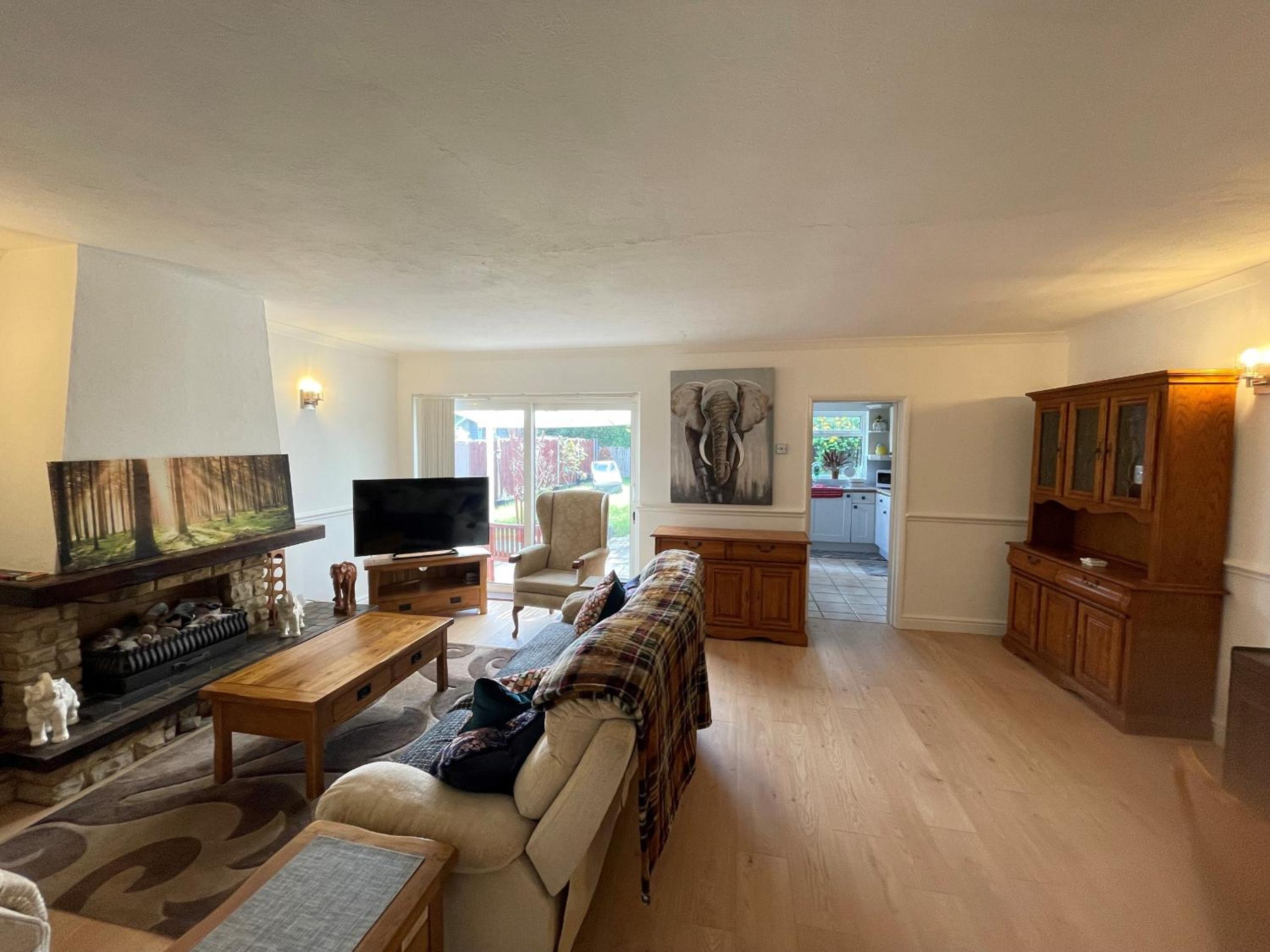Superior Bungalow photo 1