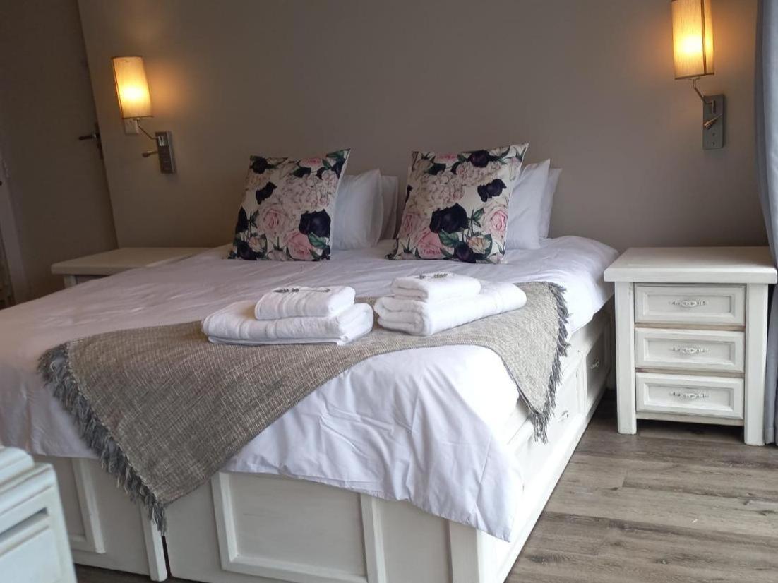Luxury King Room photo 2
