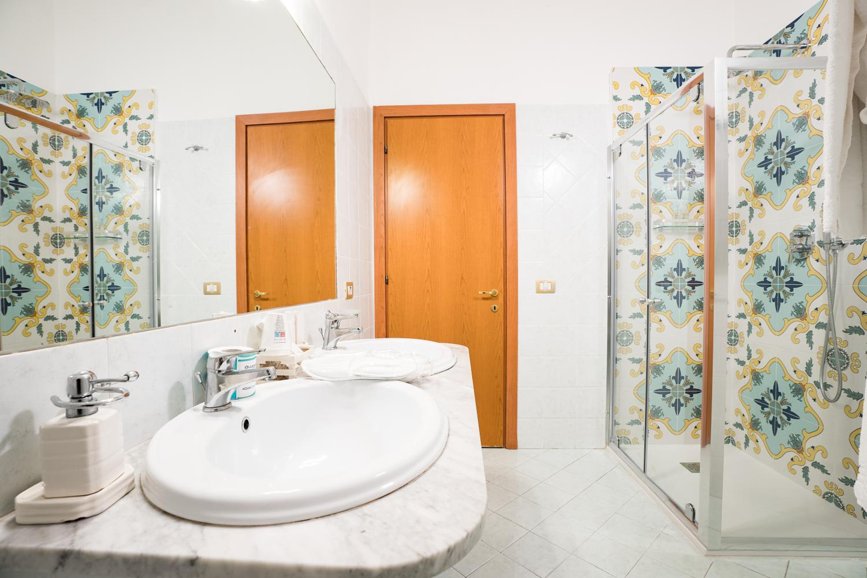Junior Suite - Photo 16