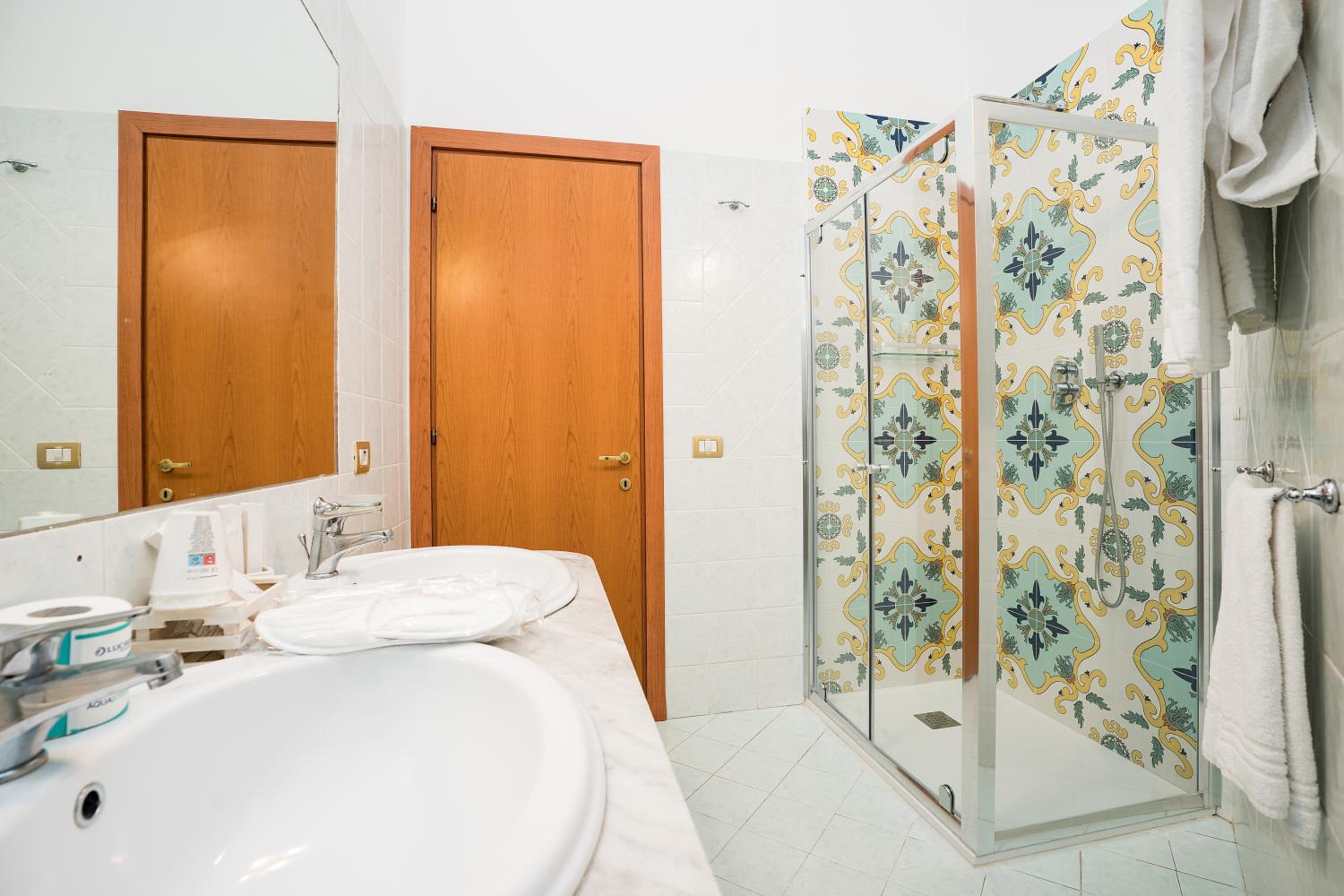 Junior Suite - Photo 17