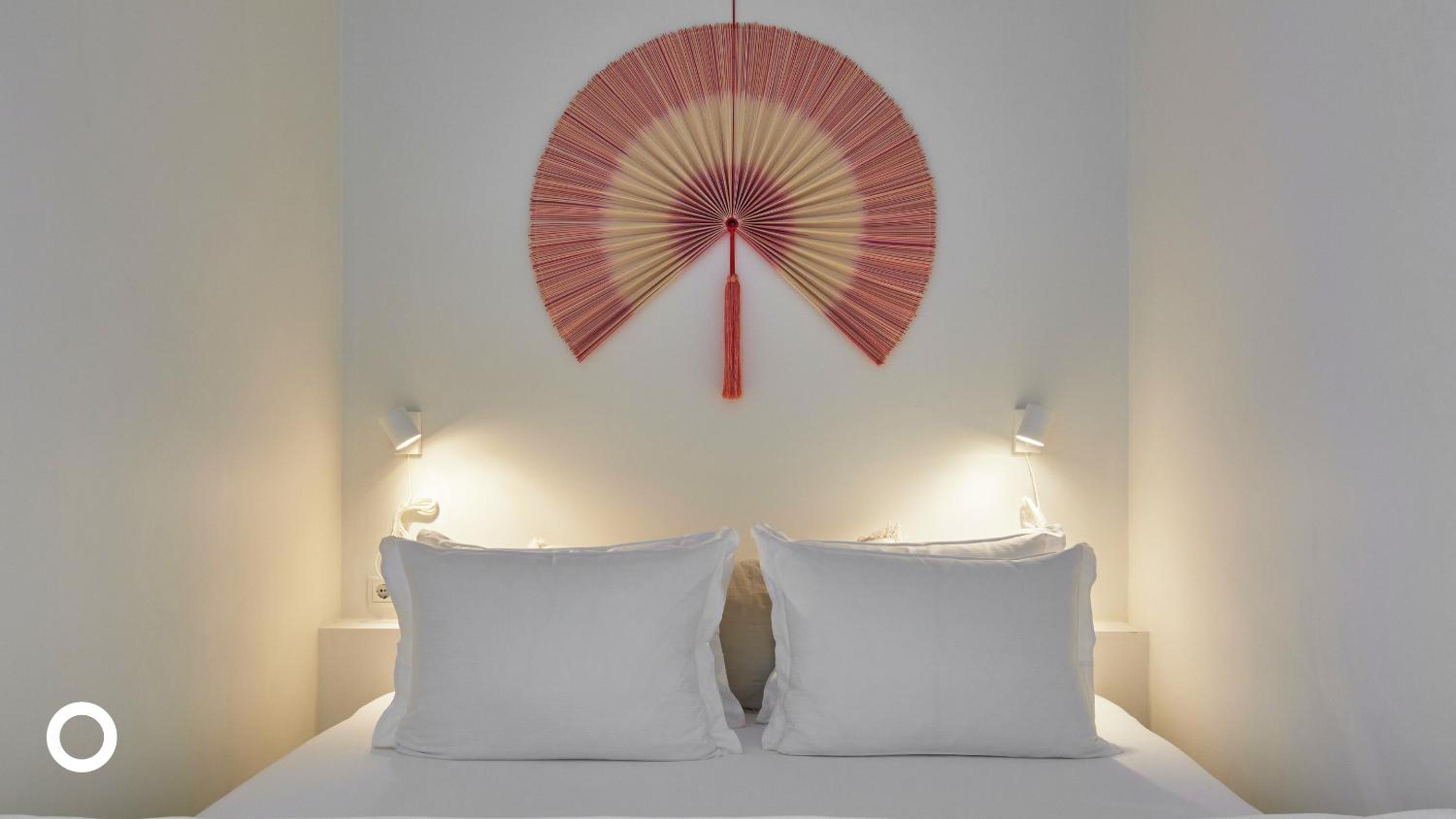 One Bedroom Apartment - Photo 2