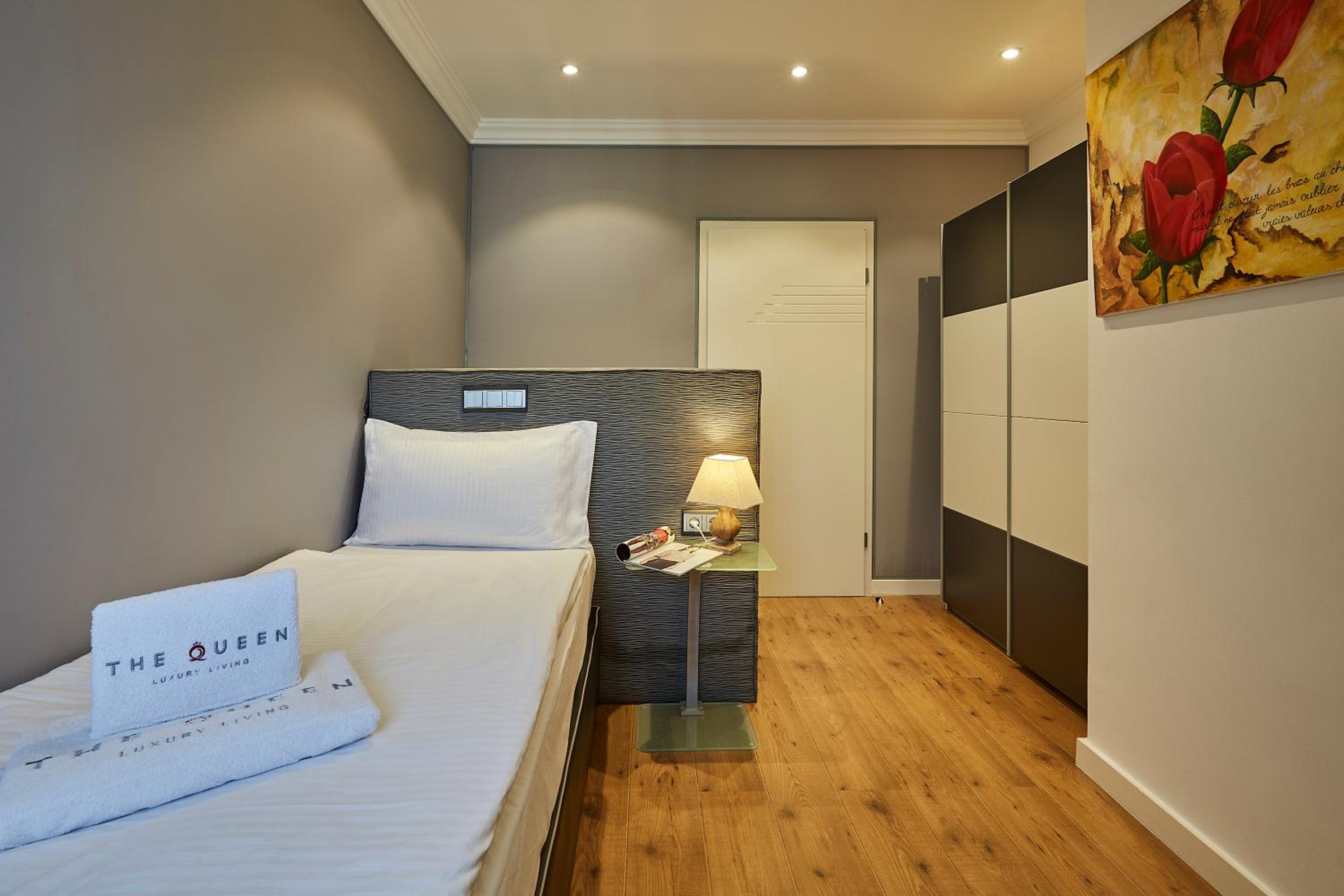 Two-Bedroom Apartment - Penthouse photo 2