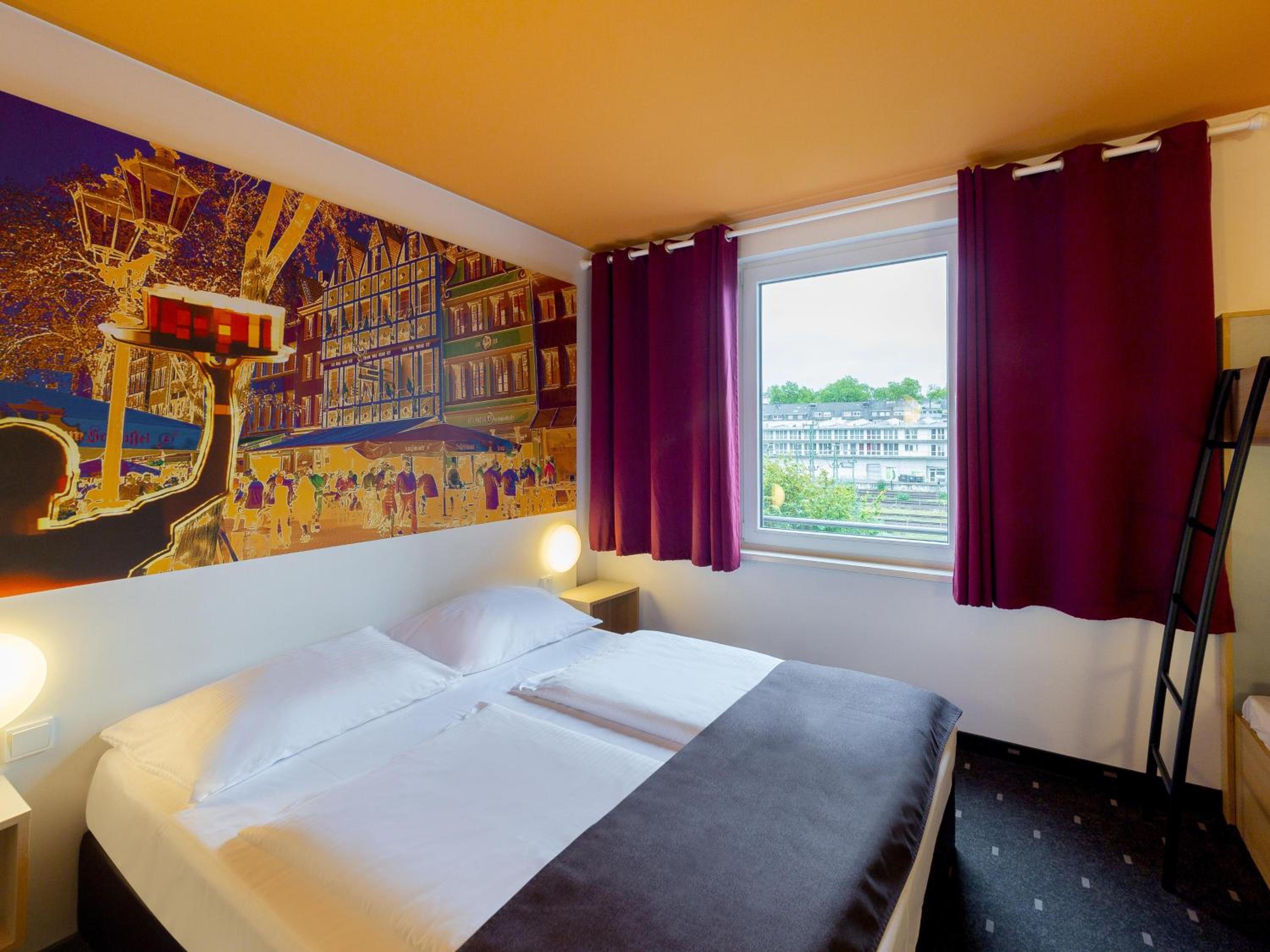 Family Room - Photo 3