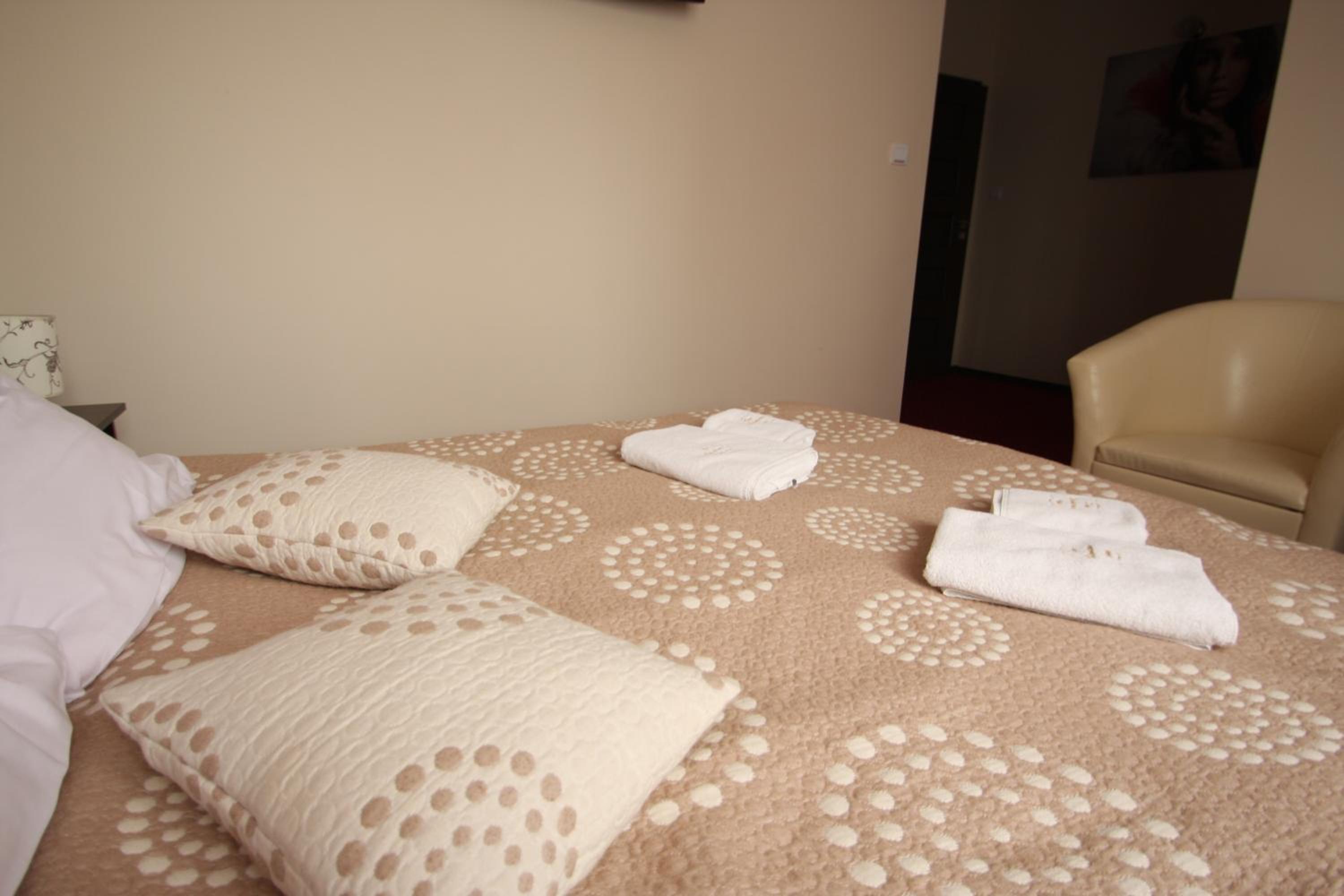 Double Room - Photo 6