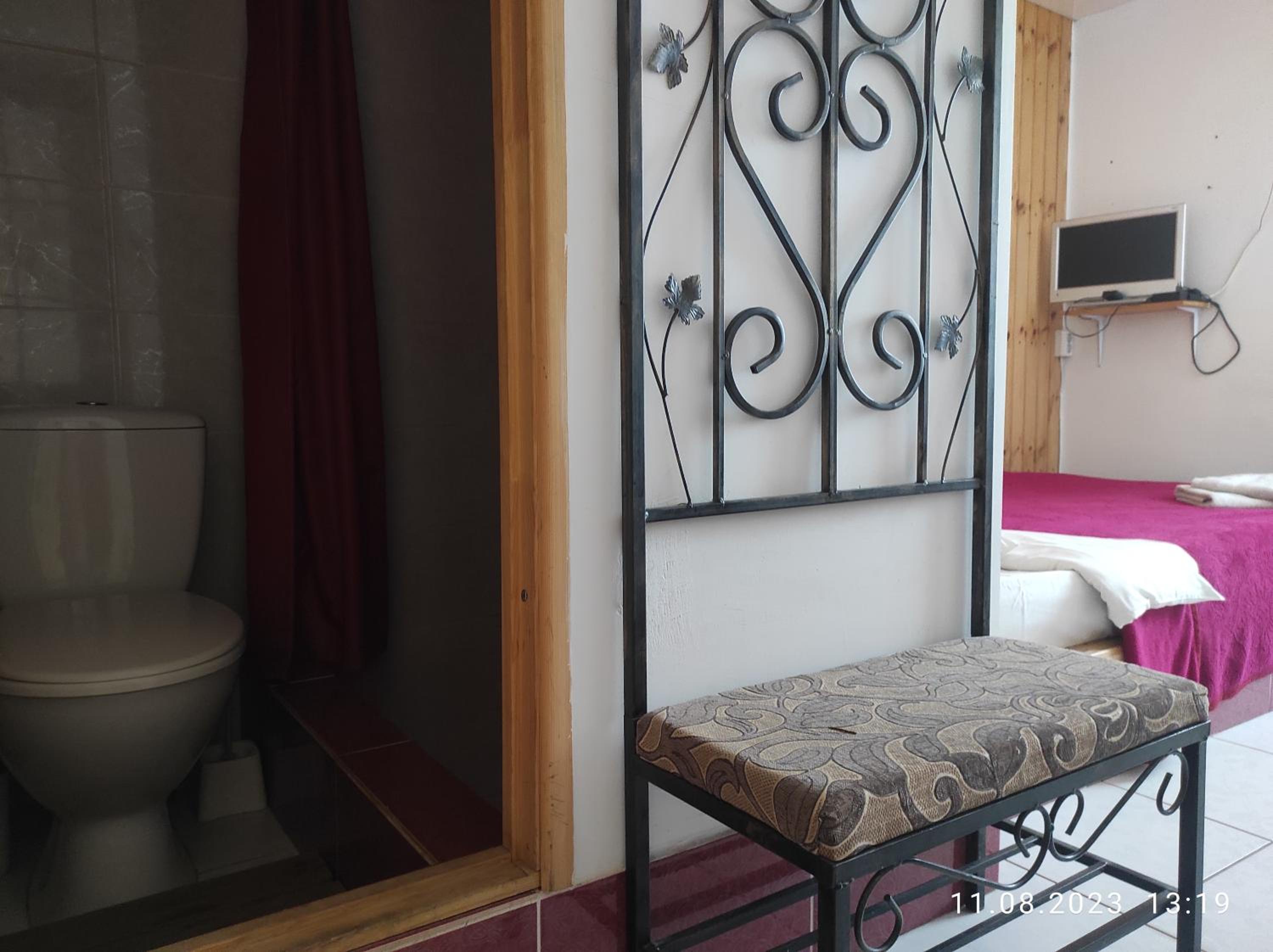 Budget Double Room photo 3