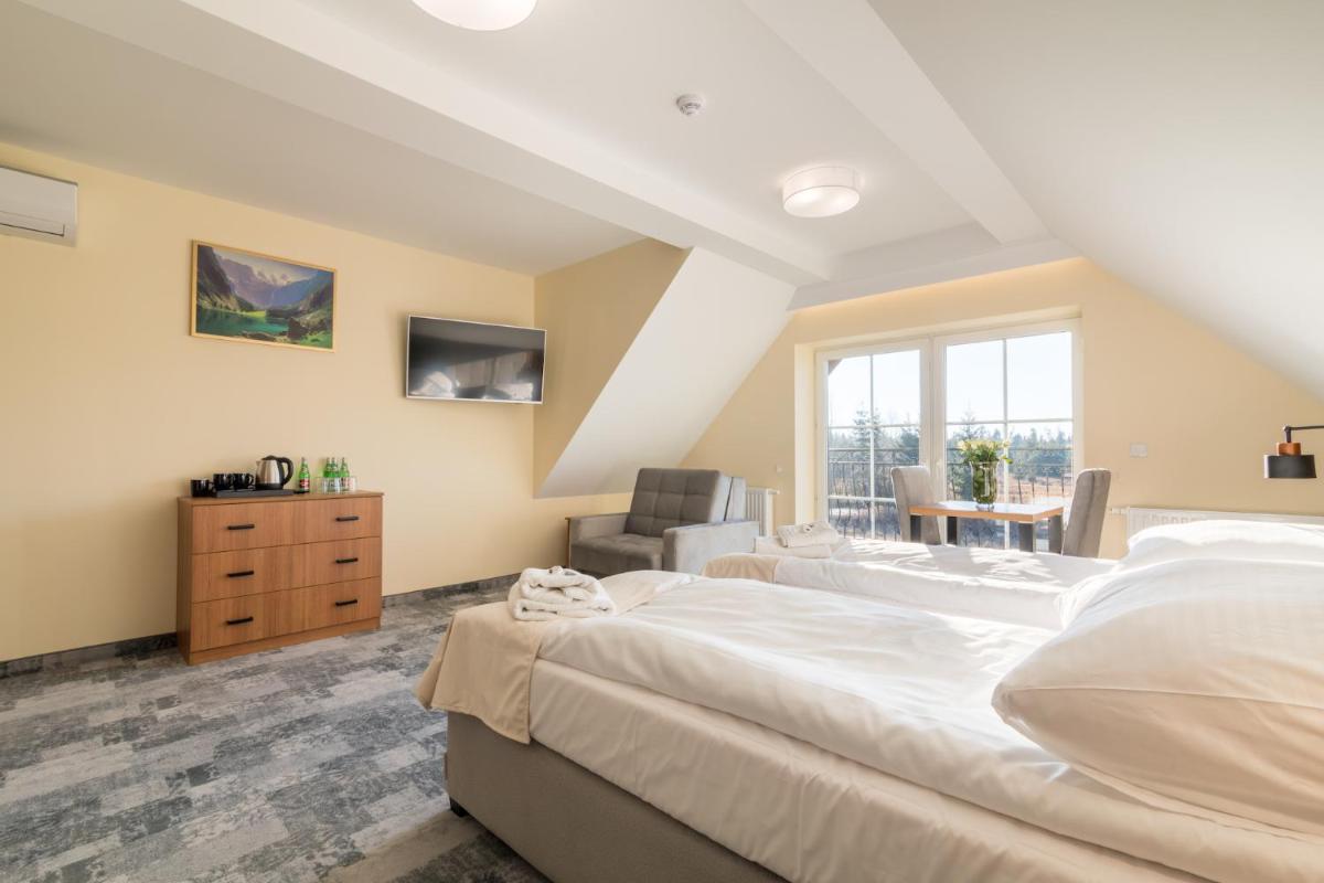 Triple Room with Private Bathroom photo 3