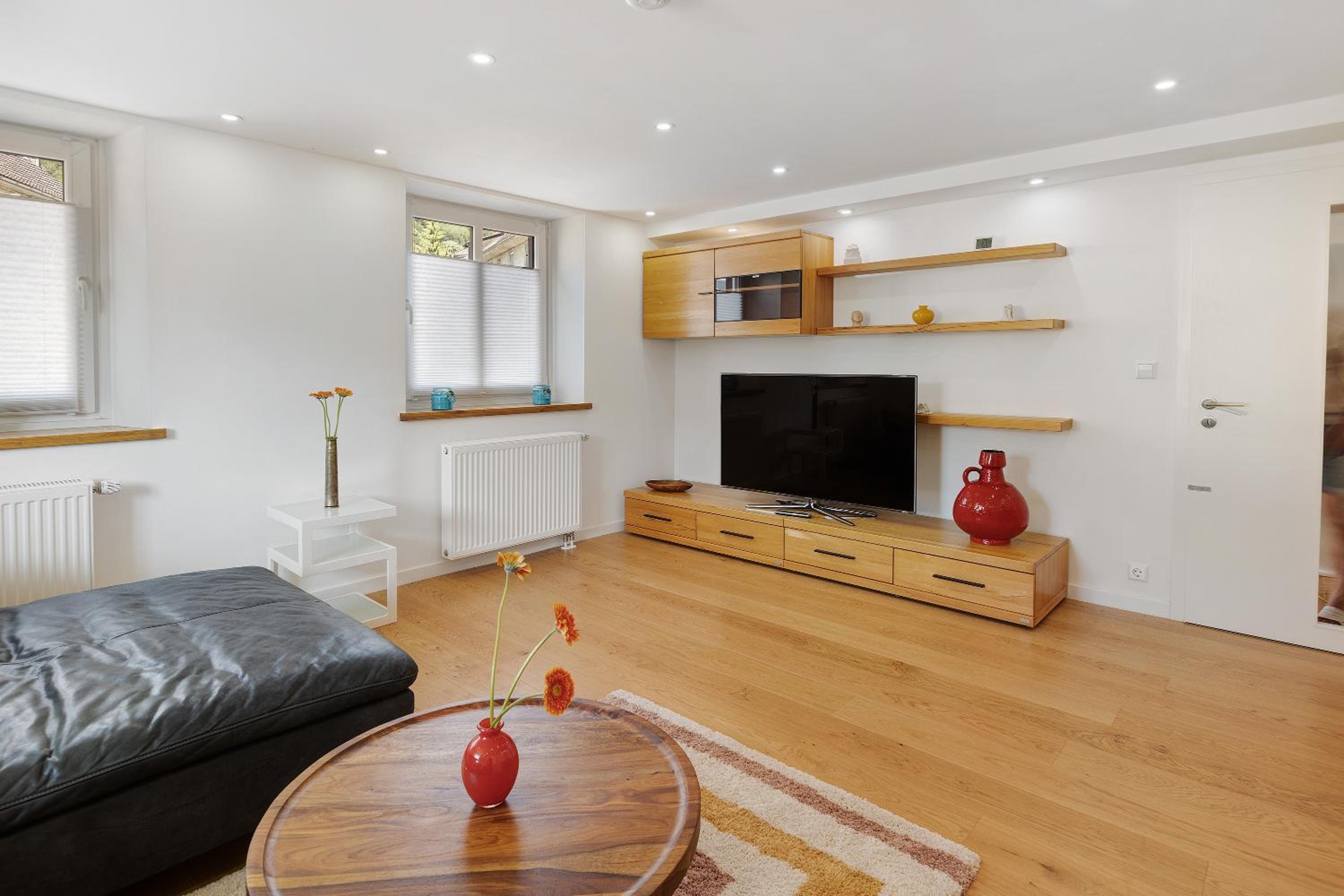 Two-Bedroom Deluxe Apartment with Garden View photo 2