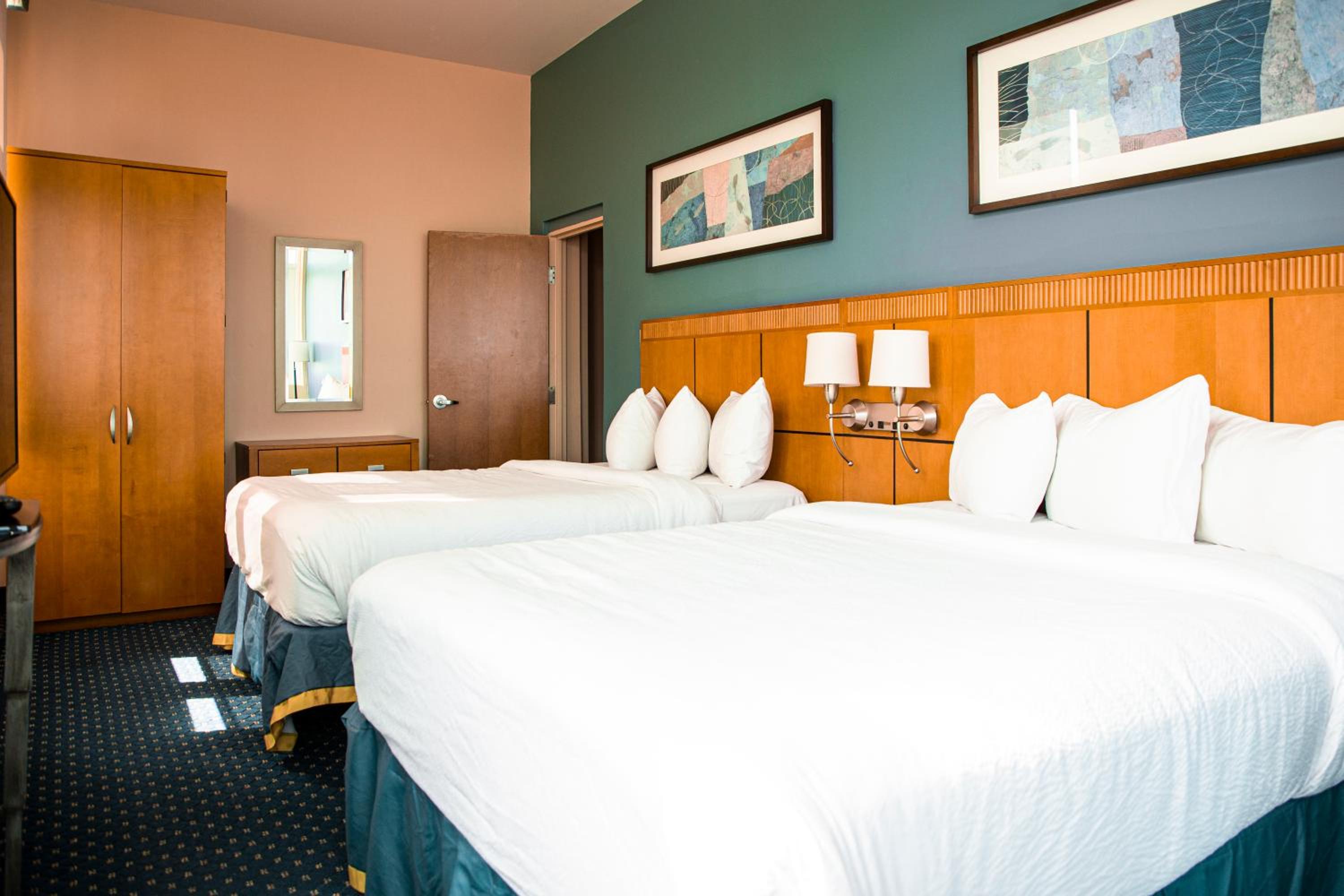 Standard Room, Two Queen Beds  - Photo 1