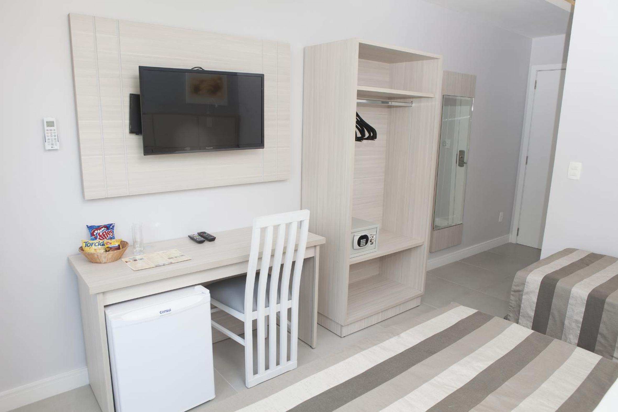 Superior Triple Room with Balcony photo 2