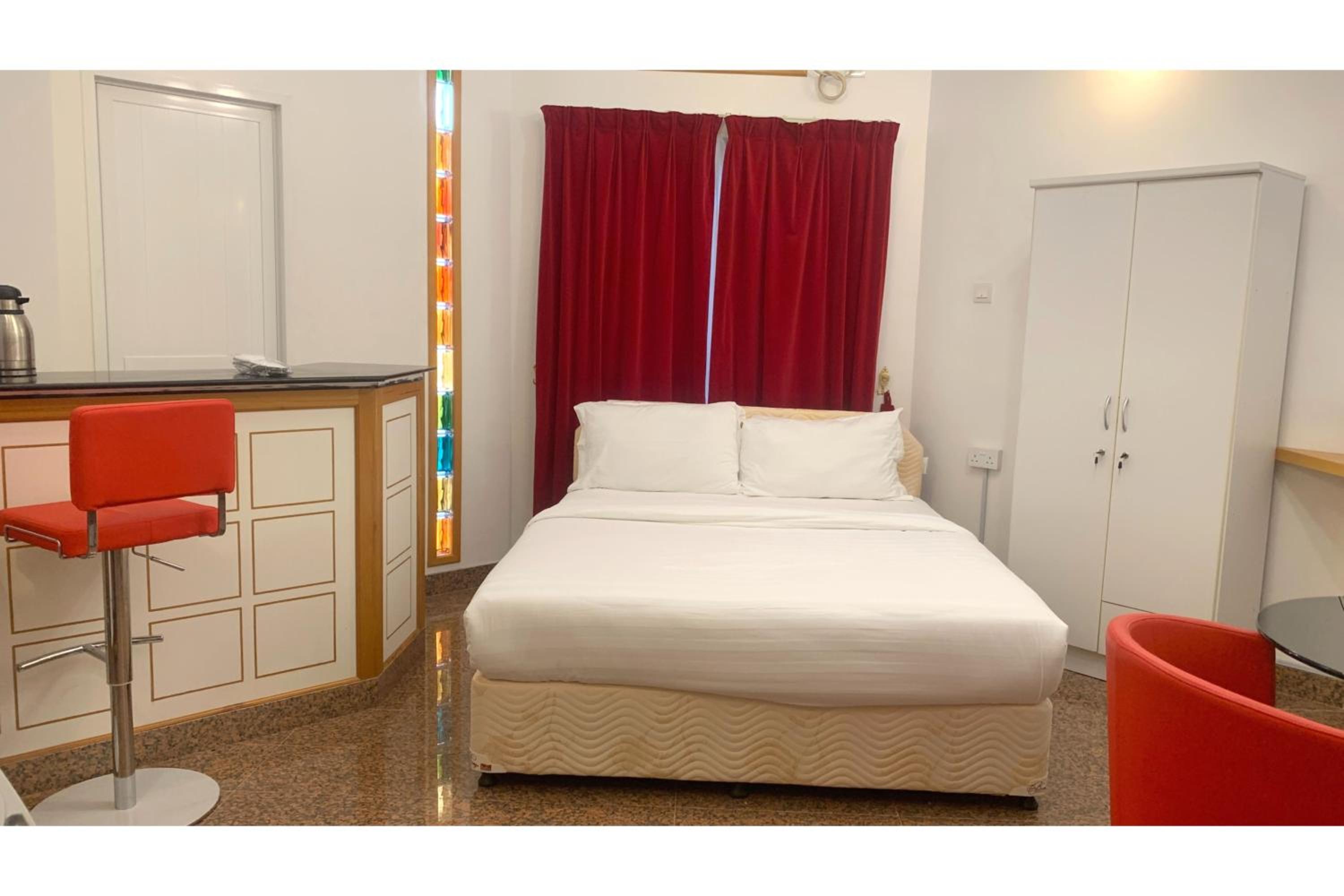 Deluxe King Room photo 1