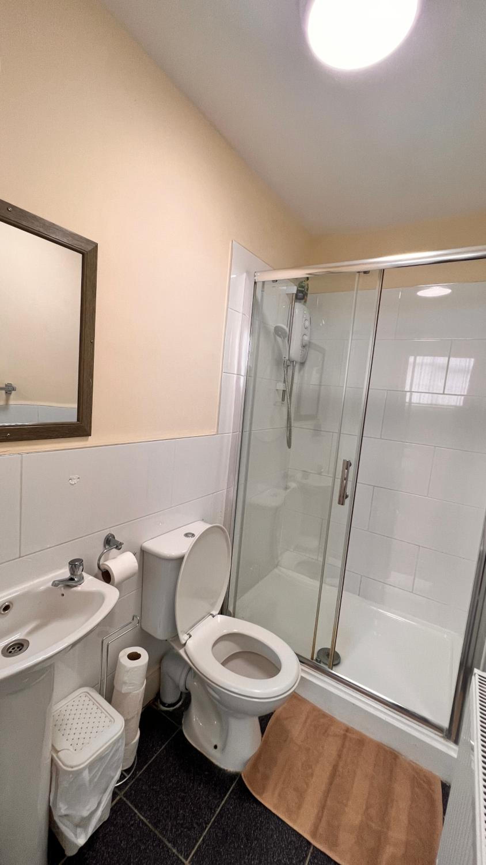 Triple Room with Shower - Photo 8