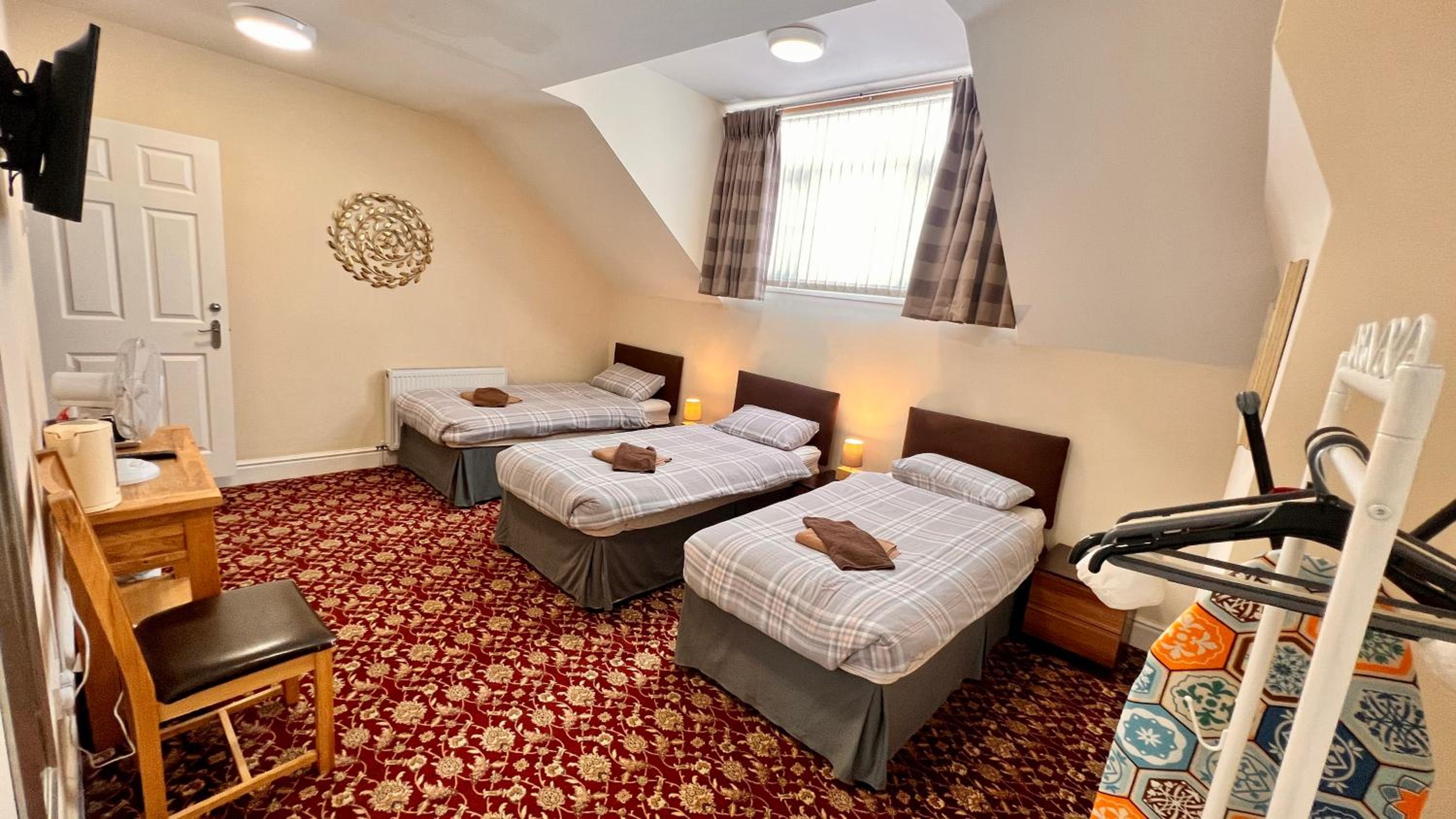Triple Room with Shower - Photo 4