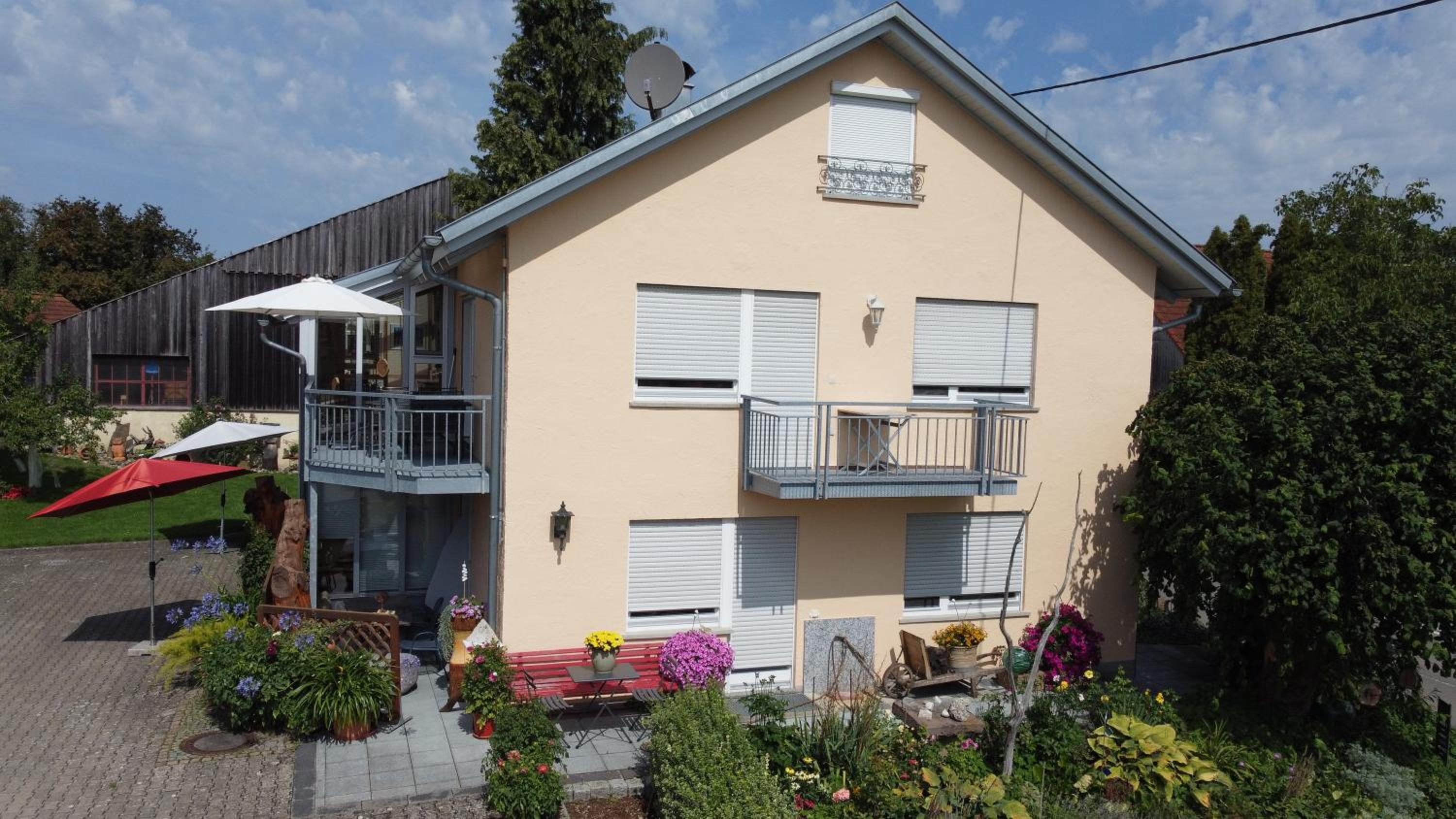 Two-Bedroom Deluxe Apartment with Garden View photo 3