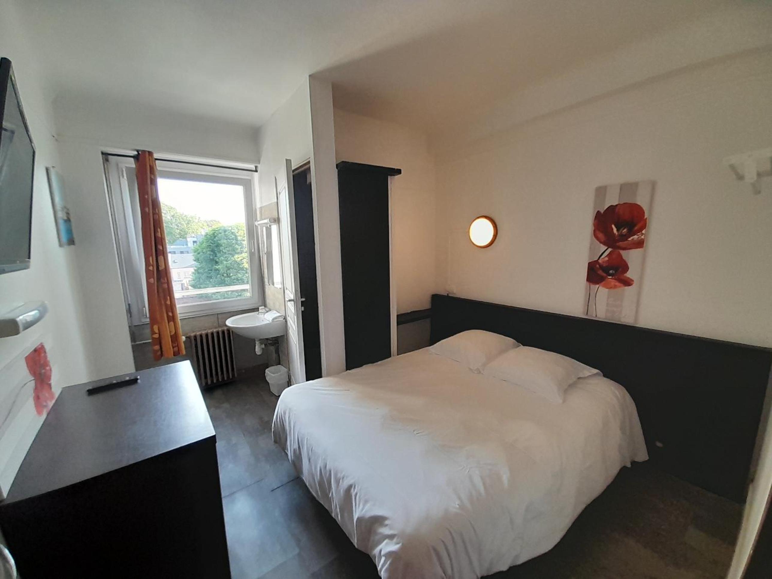 Economy Double Room photo 3