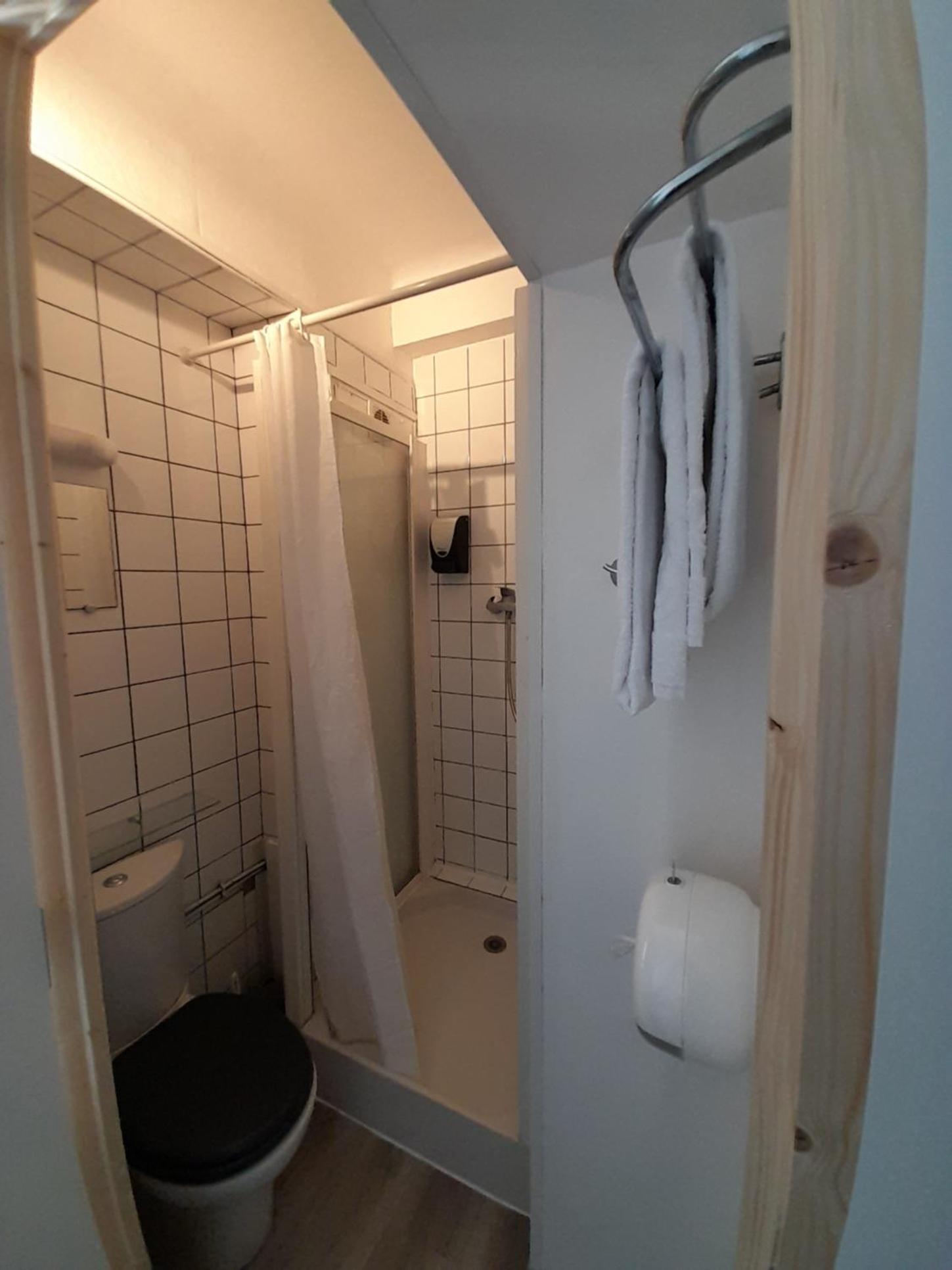 Economy Double Room photo 2