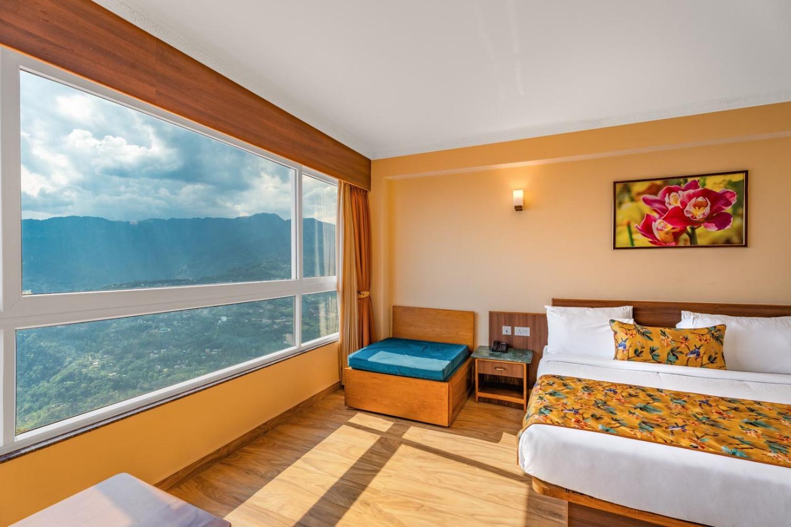 Premium View Room  - Photo 12
