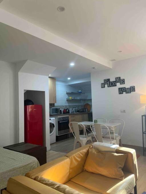 One-Bedroom Apartment photo 2