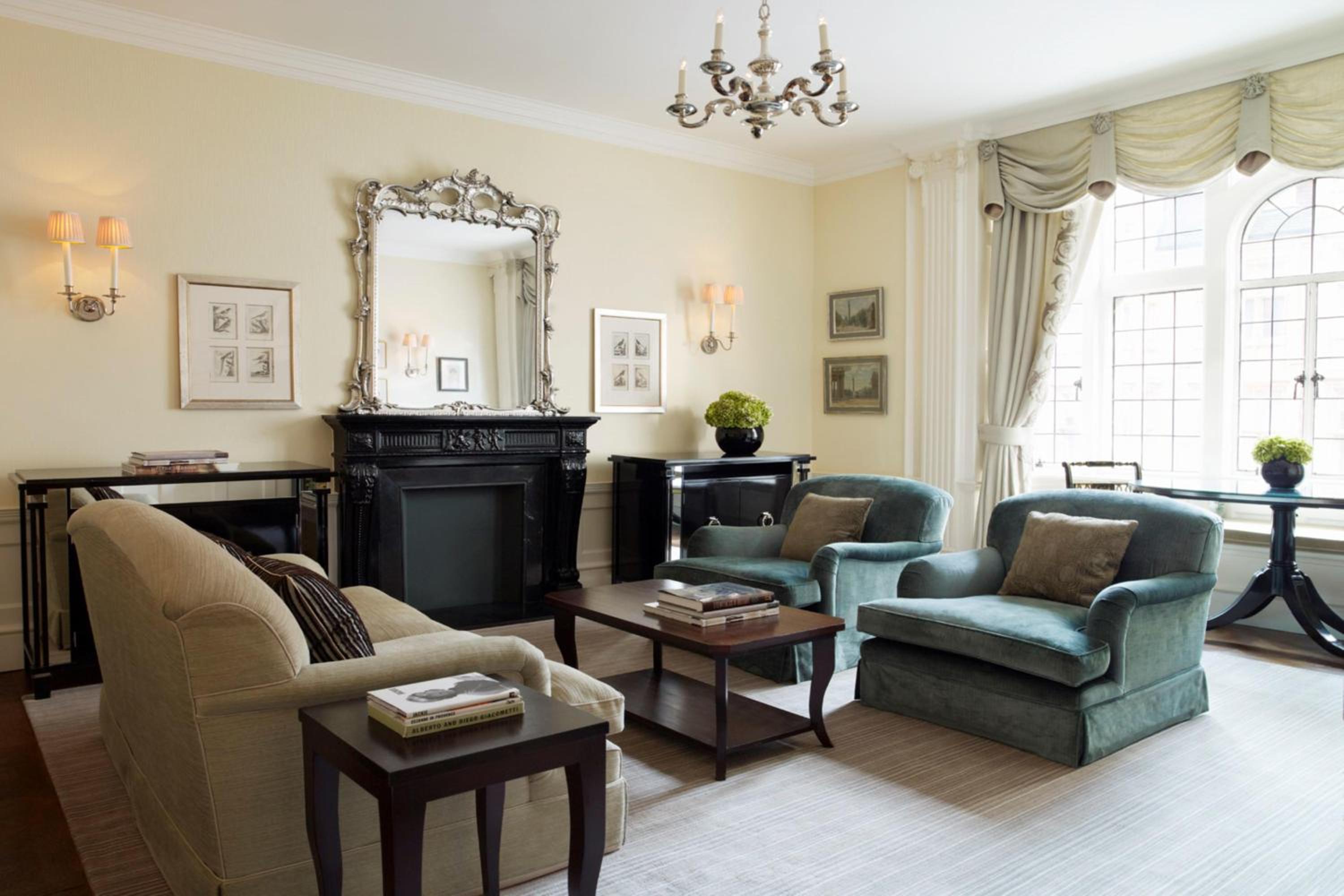 Classic Grosvenor Suite