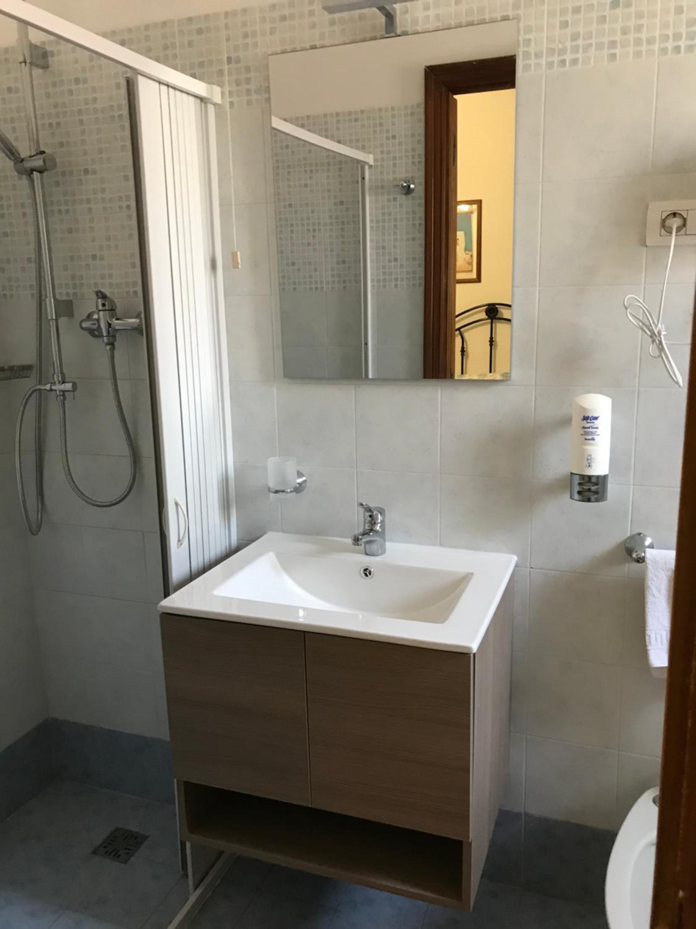 Double Room - Photo 30