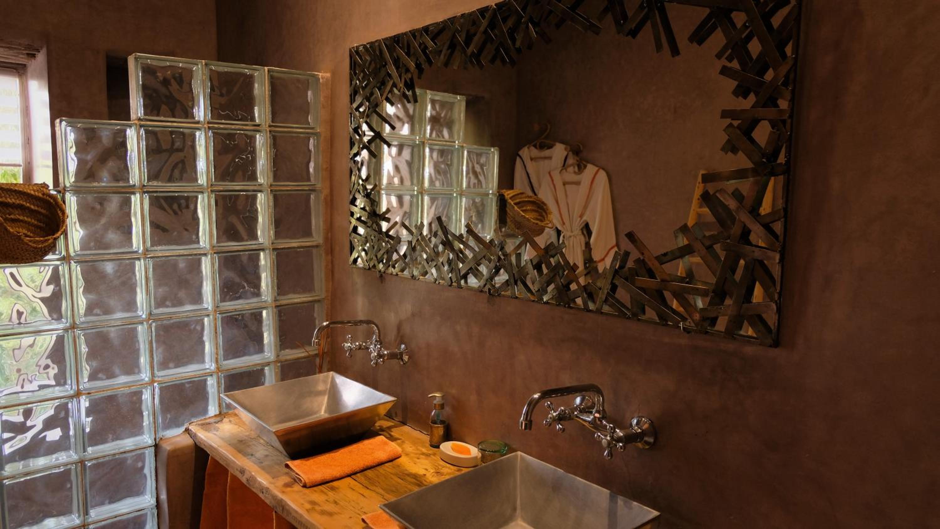 Deluxe Suite - Photo 5
