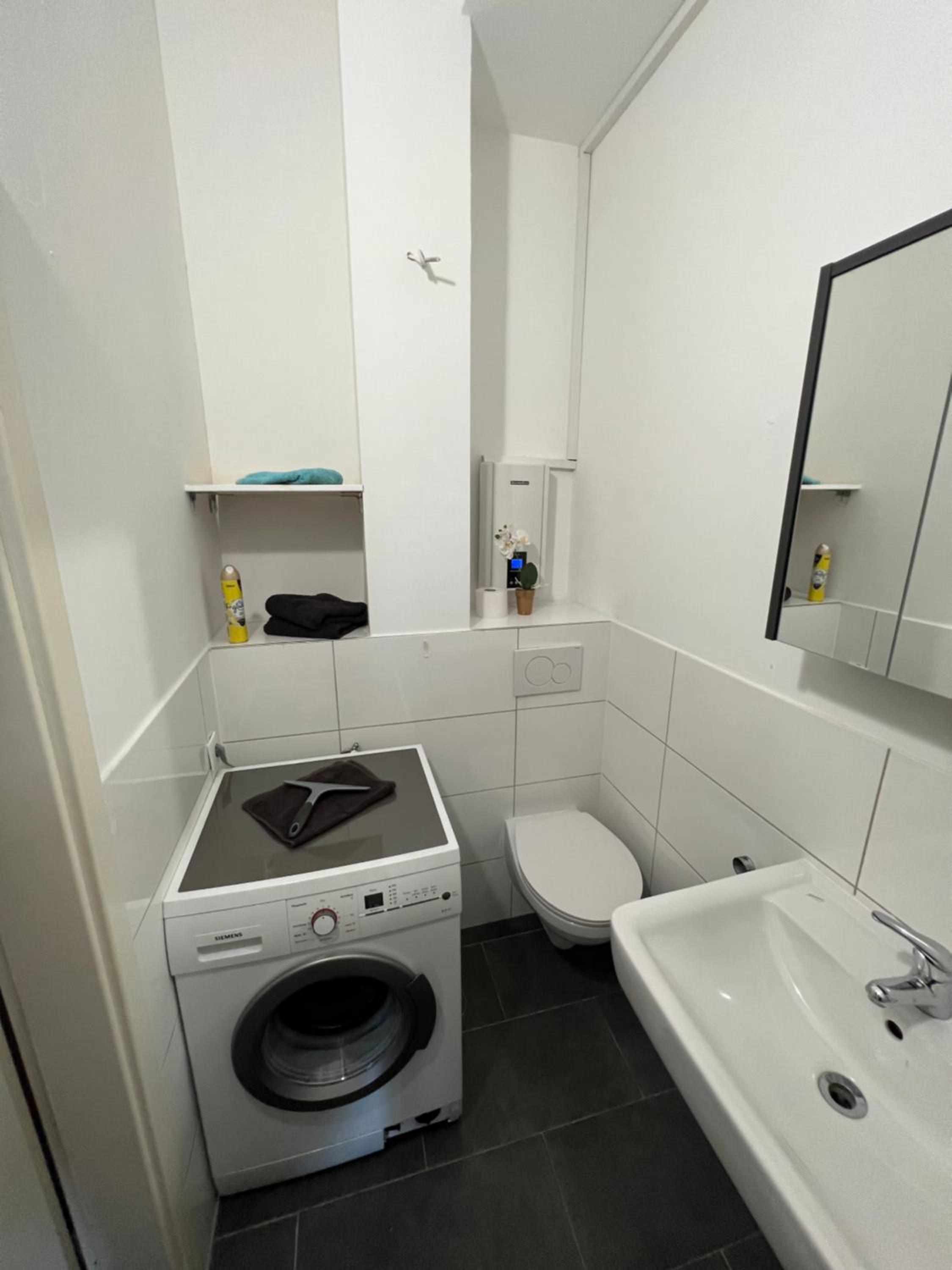 One-Bedroom Apartment photo 3