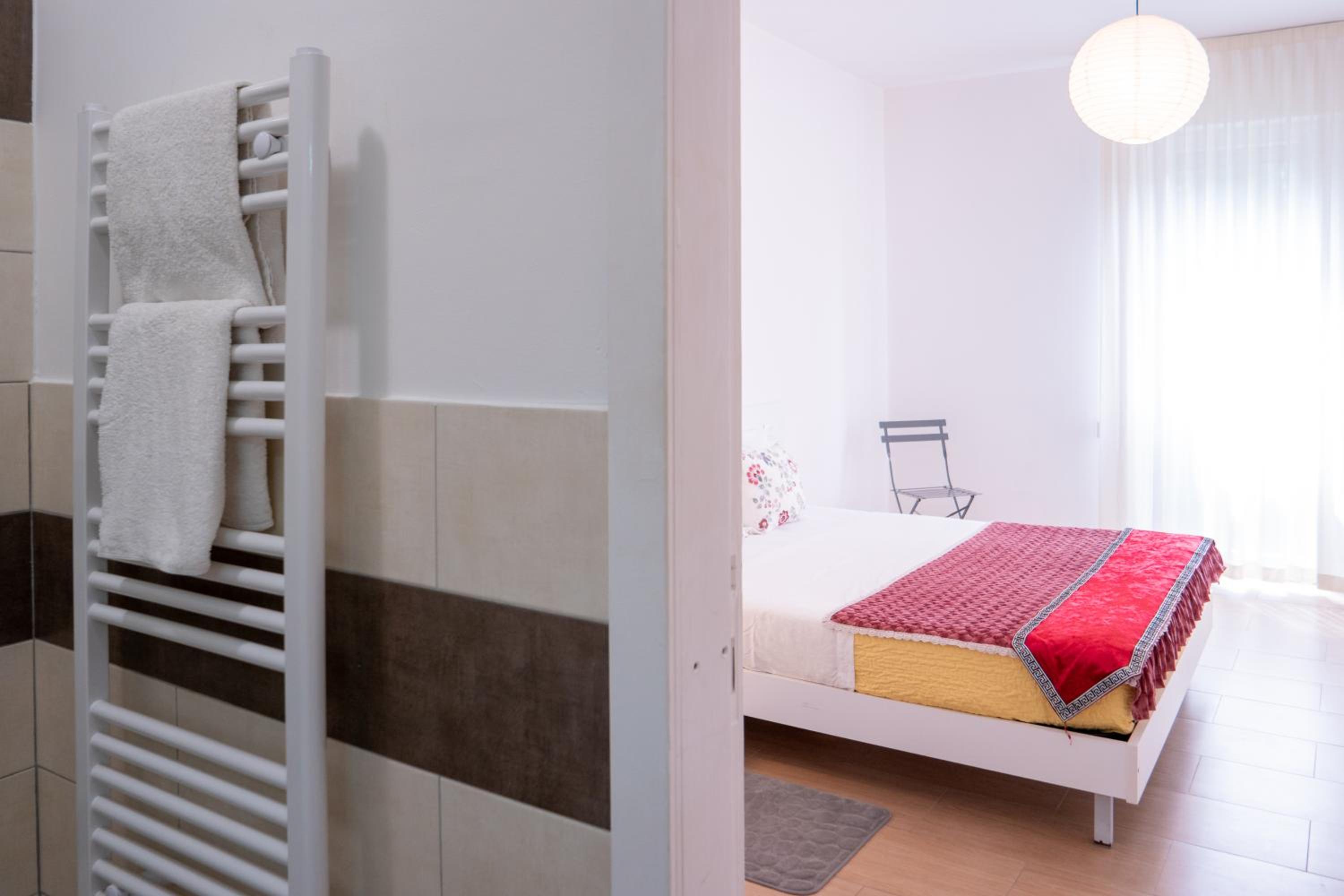 Deluxe Double Room - Photo 14