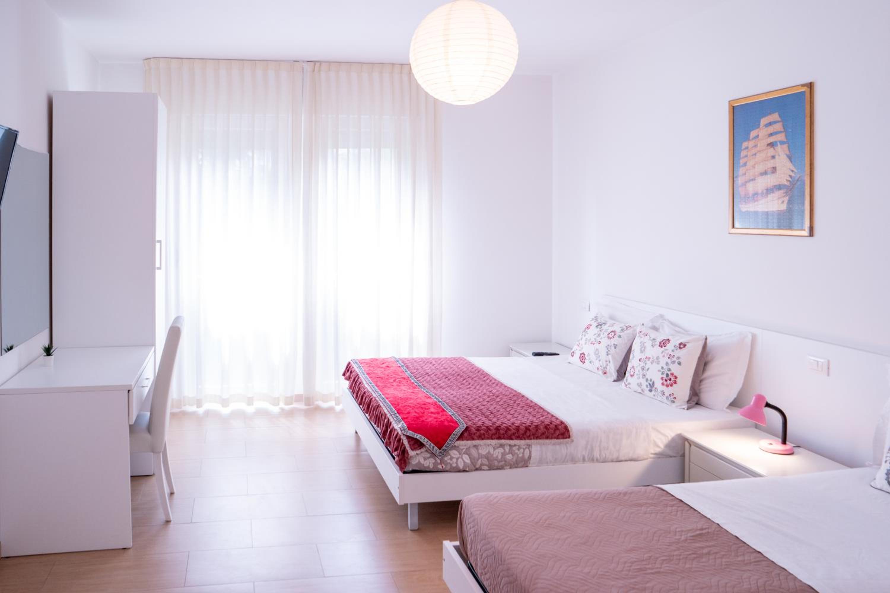 Deluxe Triple Room - Photo 7