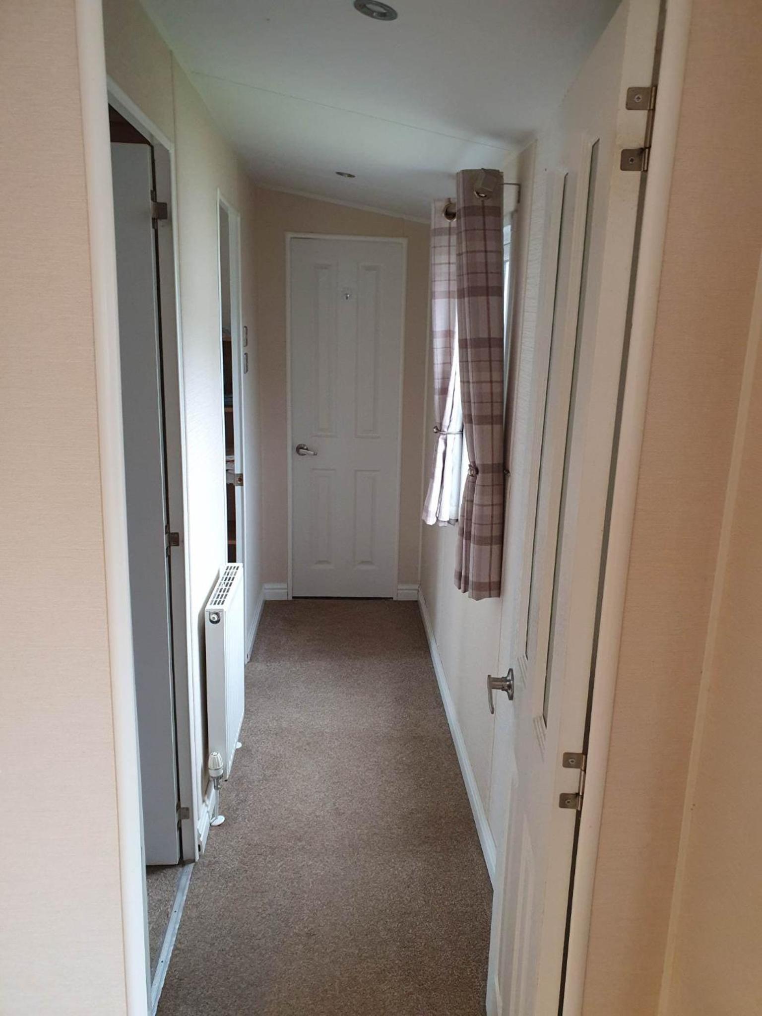 Mobile Home photo 3